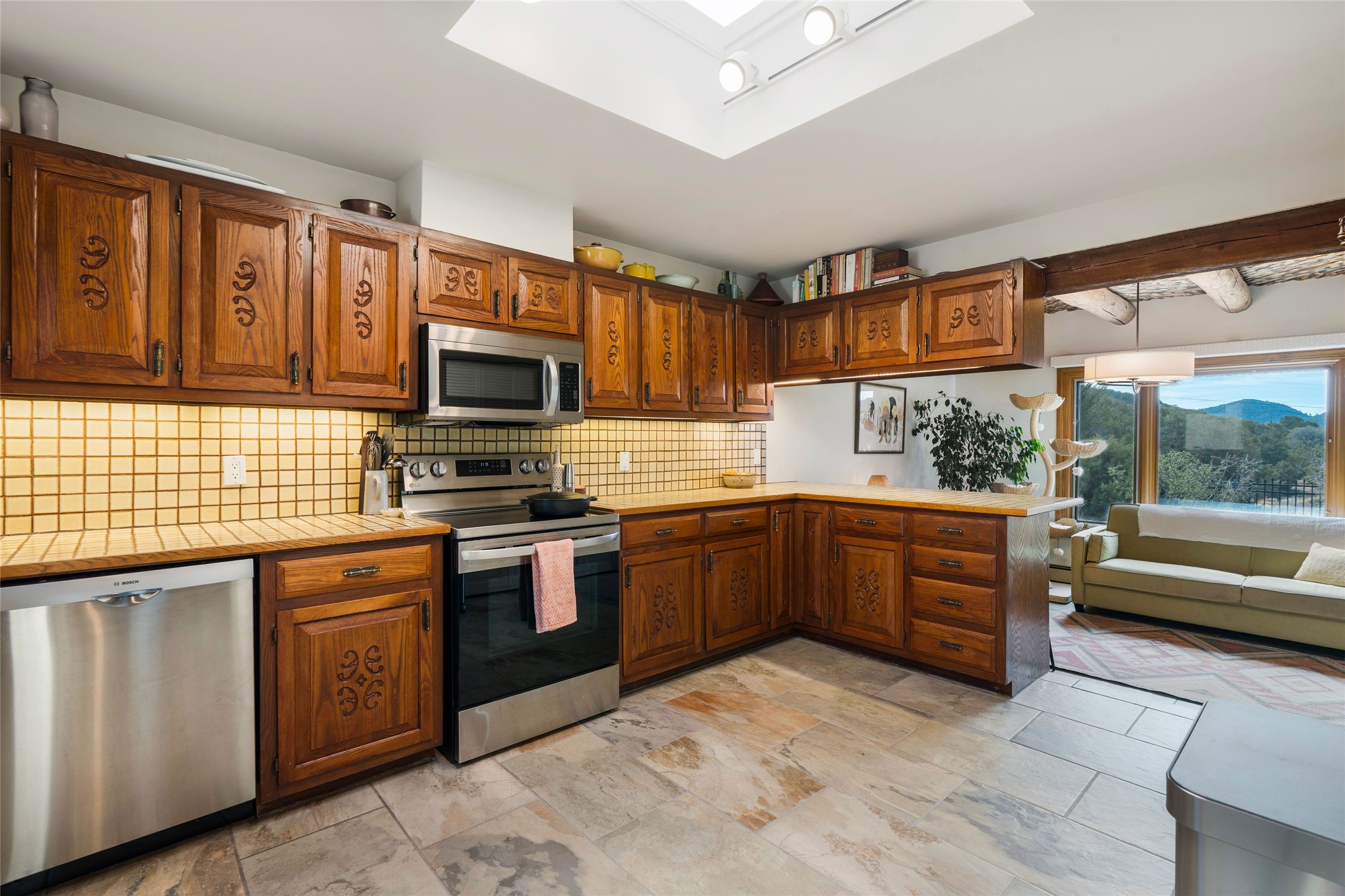  1396 Hyde Park - 物件實景