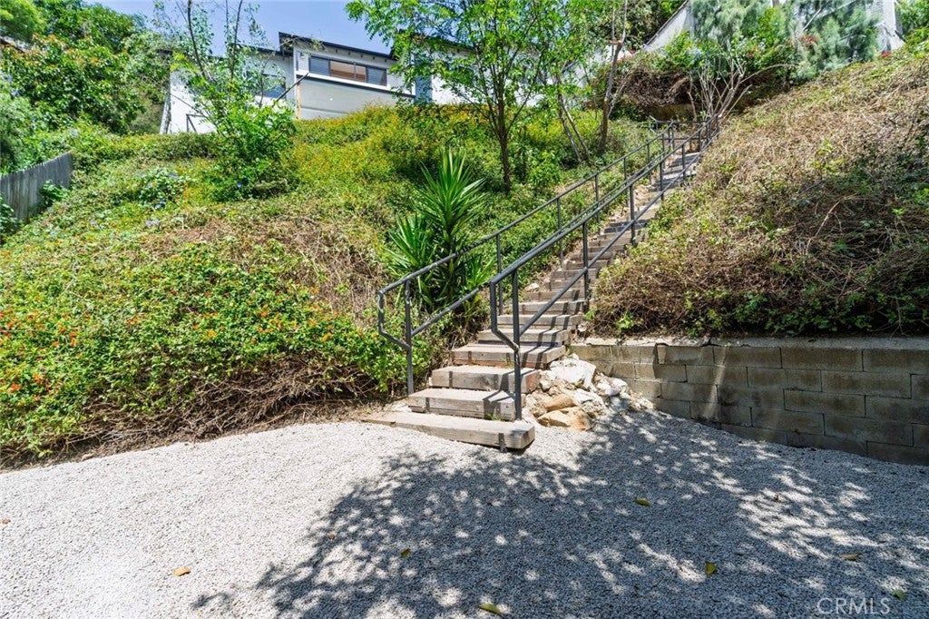 Los Angeles, California, 90026, United States, 3 Bedrooms Bedrooms, ,3 BathroomsBathrooms,Residential,For Sale,2040184