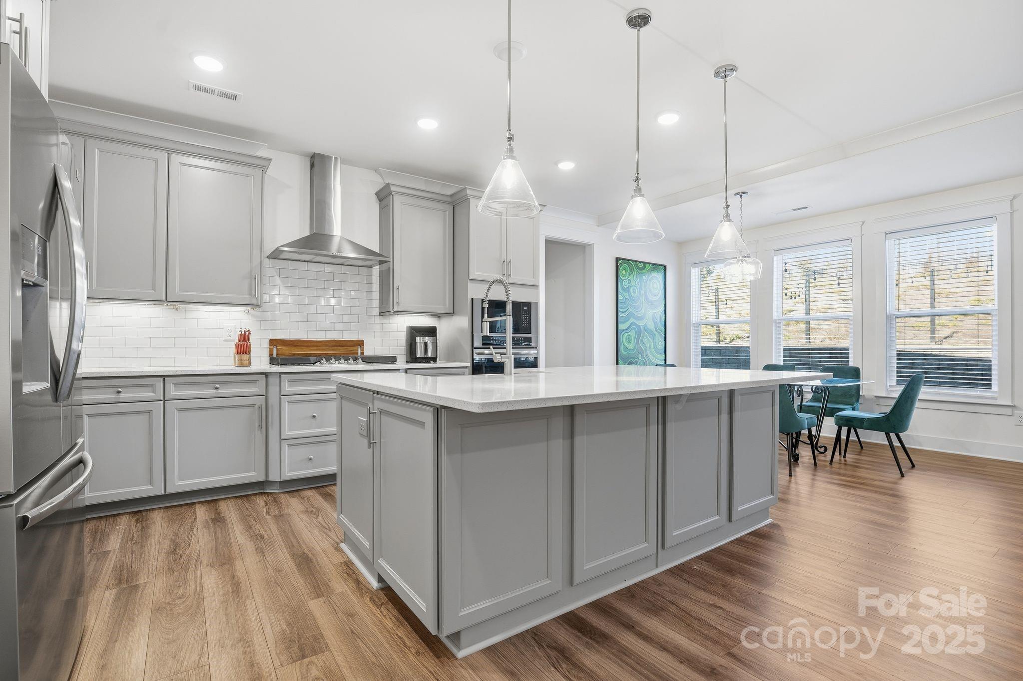 Huntersville, North Carolina, 28078, United States, 6 Bedrooms Bedrooms, ,5 BathroomsBathrooms,Residential,For Sale,1988370