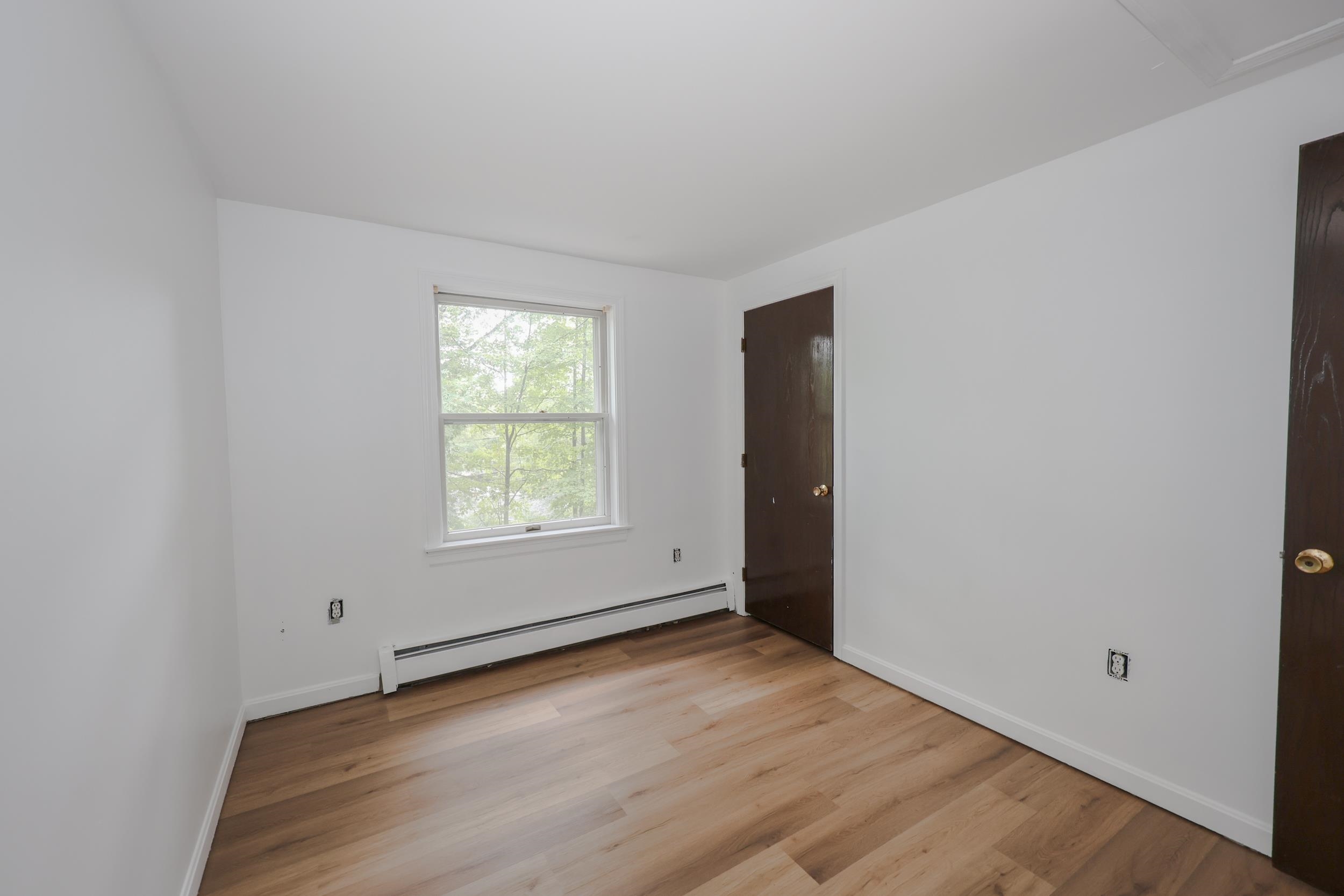 Nashua, New Hampshire, 03061, United States, 3 Bedrooms Bedrooms, ,1 BathroomBathrooms,Residential,For Sale,1942147
