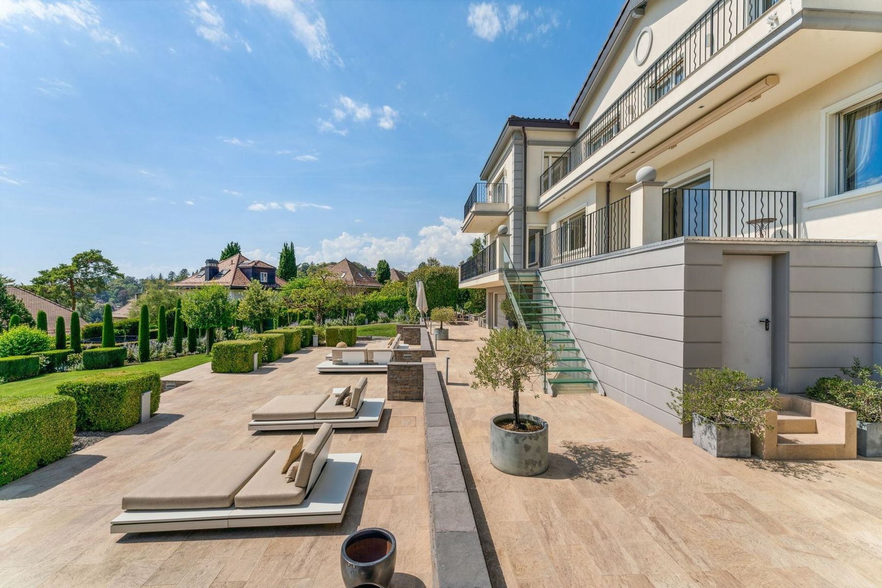  Spacious modern property in a dominant location - 物件實景