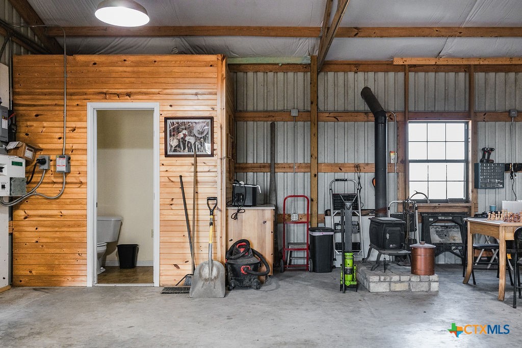 Yoakum, Texas, 77995, United States, 4 Bedrooms Bedrooms, ,3 BathroomsBathrooms,Residential,For Sale,1958998