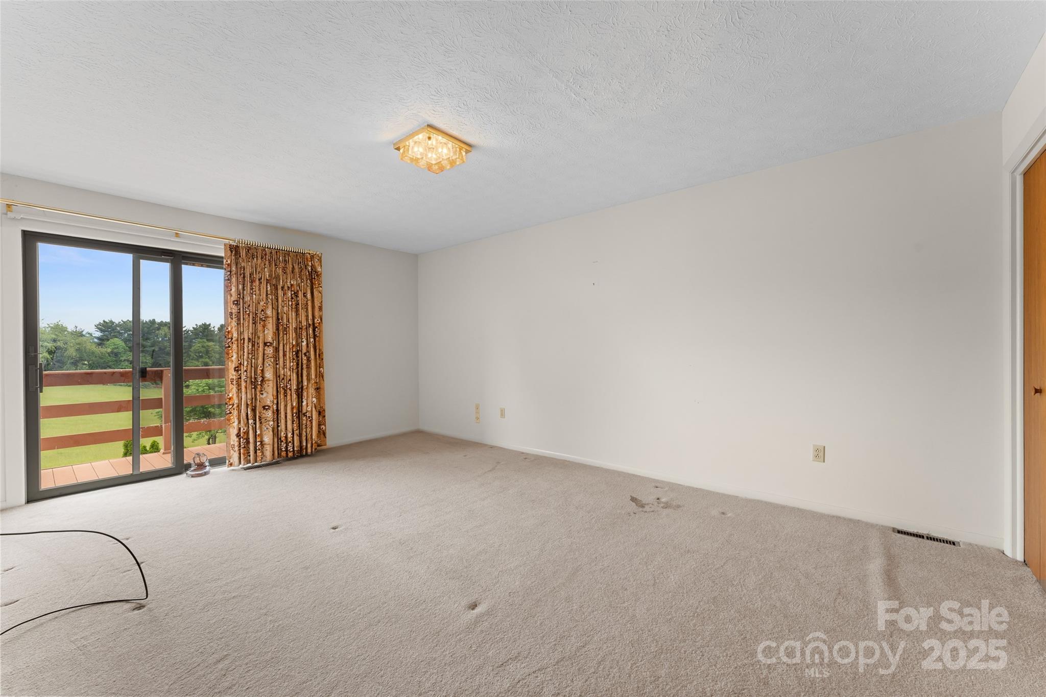 Asheville, North Carolina, 28806, United States, 4 Bedrooms Bedrooms, ,7 BathroomsBathrooms,Residential,For Sale,2001190