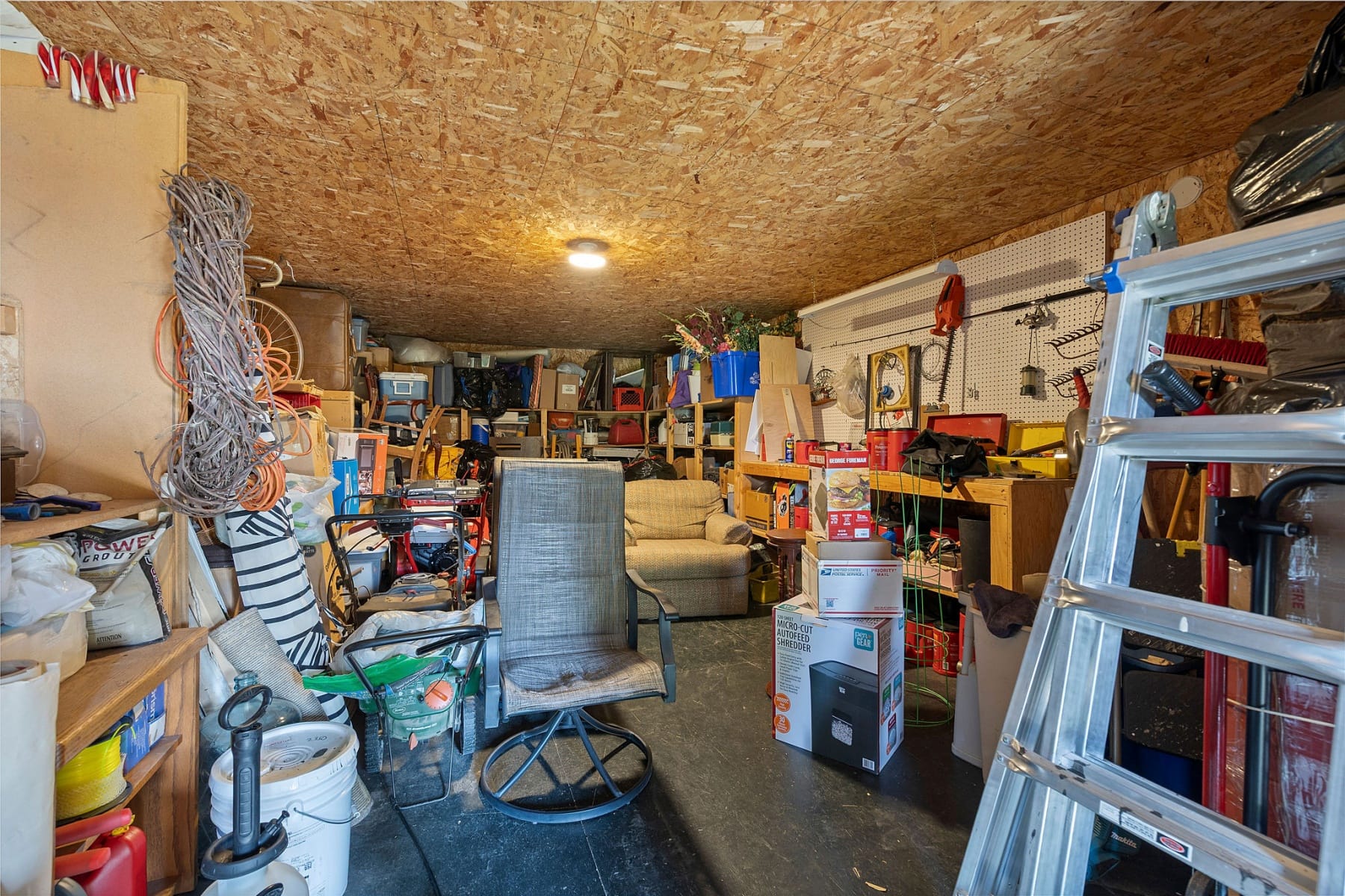  2350 SW Indian Avenue Redmond, OR 97756 - 物件實景