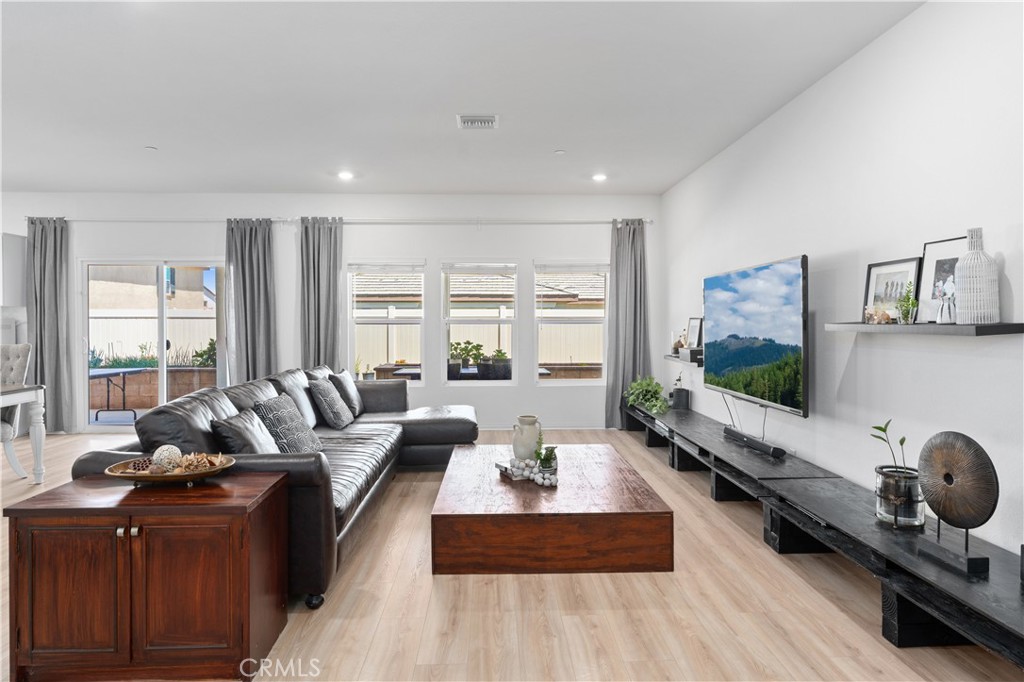 Menifee, California, 92584, United States, 4 Bedrooms Bedrooms, ,2 BathroomsBathrooms,Residential,For Sale,1901372