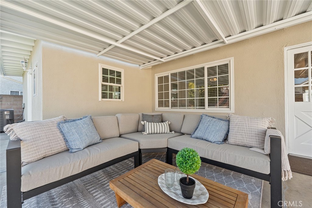 Buena Park, California, 90620, United States, 4 Bedrooms Bedrooms, ,2 BathroomsBathrooms,Residential,For Sale,1987993