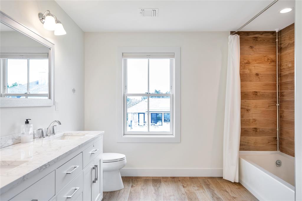 East Moriches, New York, 11940, United States, 4 Bedrooms Bedrooms, ,3 BathroomsBathrooms,Residential,For Sale,1901404