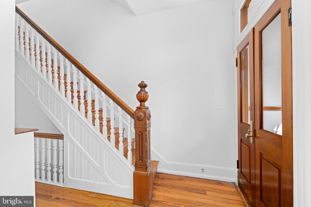 Washington, District of Columbia, 20003, United States, 3 Bedrooms Bedrooms, ,4 BathroomsBathrooms,Residential,For Sale,2048828