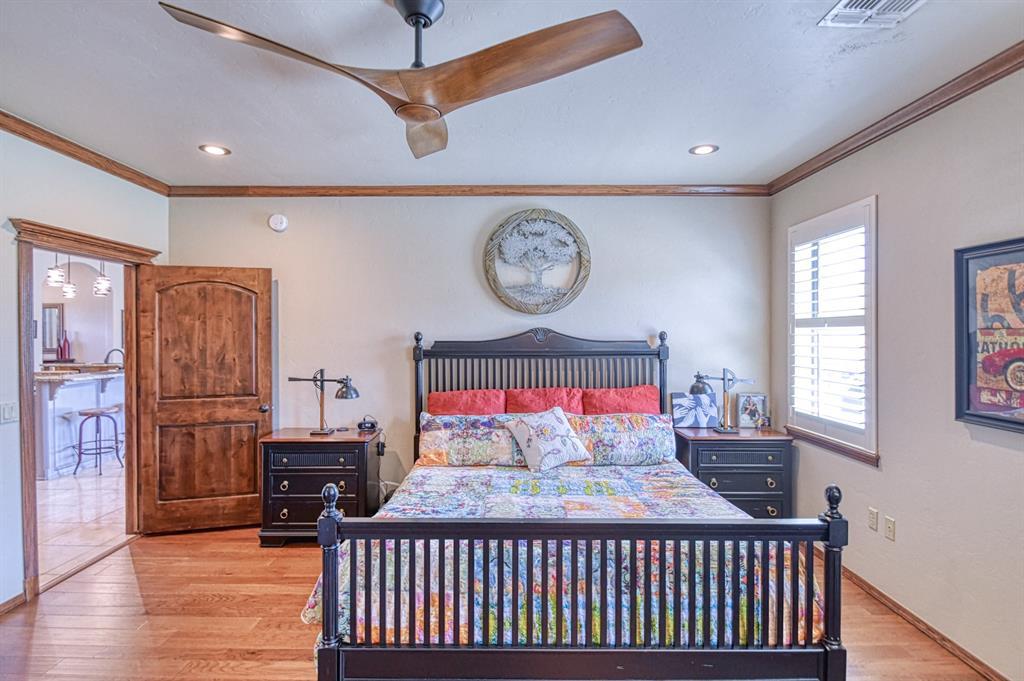 Chickasha, Oklahoma, 73018, United States, 4 Bedrooms Bedrooms, ,5 BathroomsBathrooms,Residential,For Sale,1921713