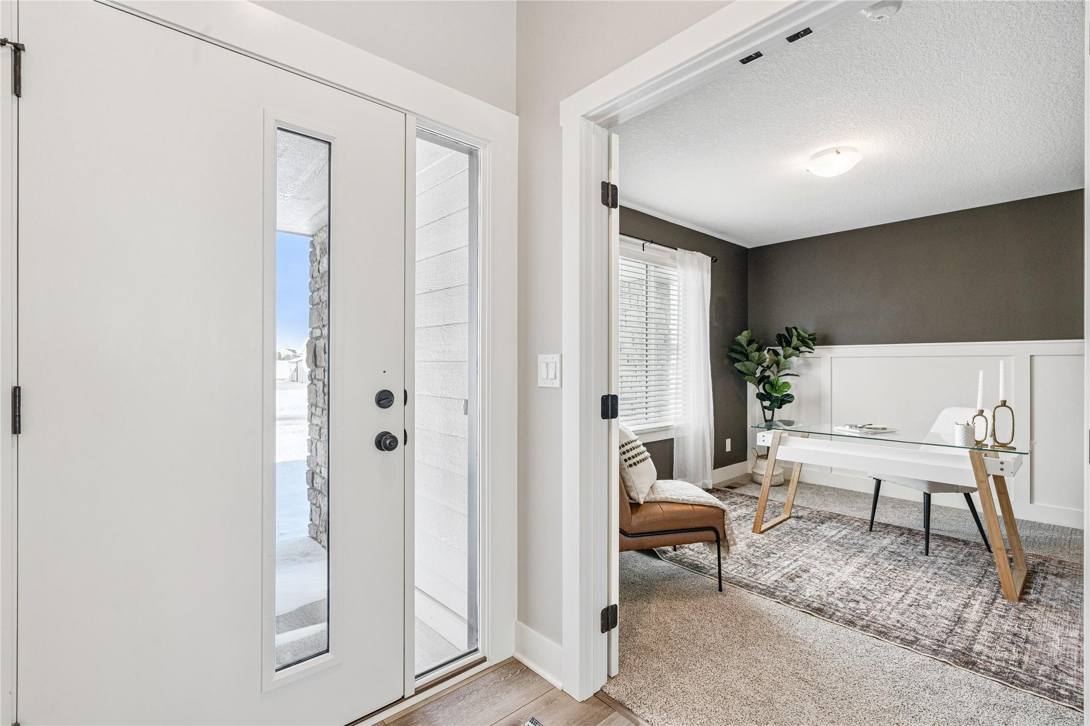 Urbandale, Iowa, 50323, United States, 5 Bedrooms Bedrooms, ,4 BathroomsBathrooms,Residential,For Sale,2005616