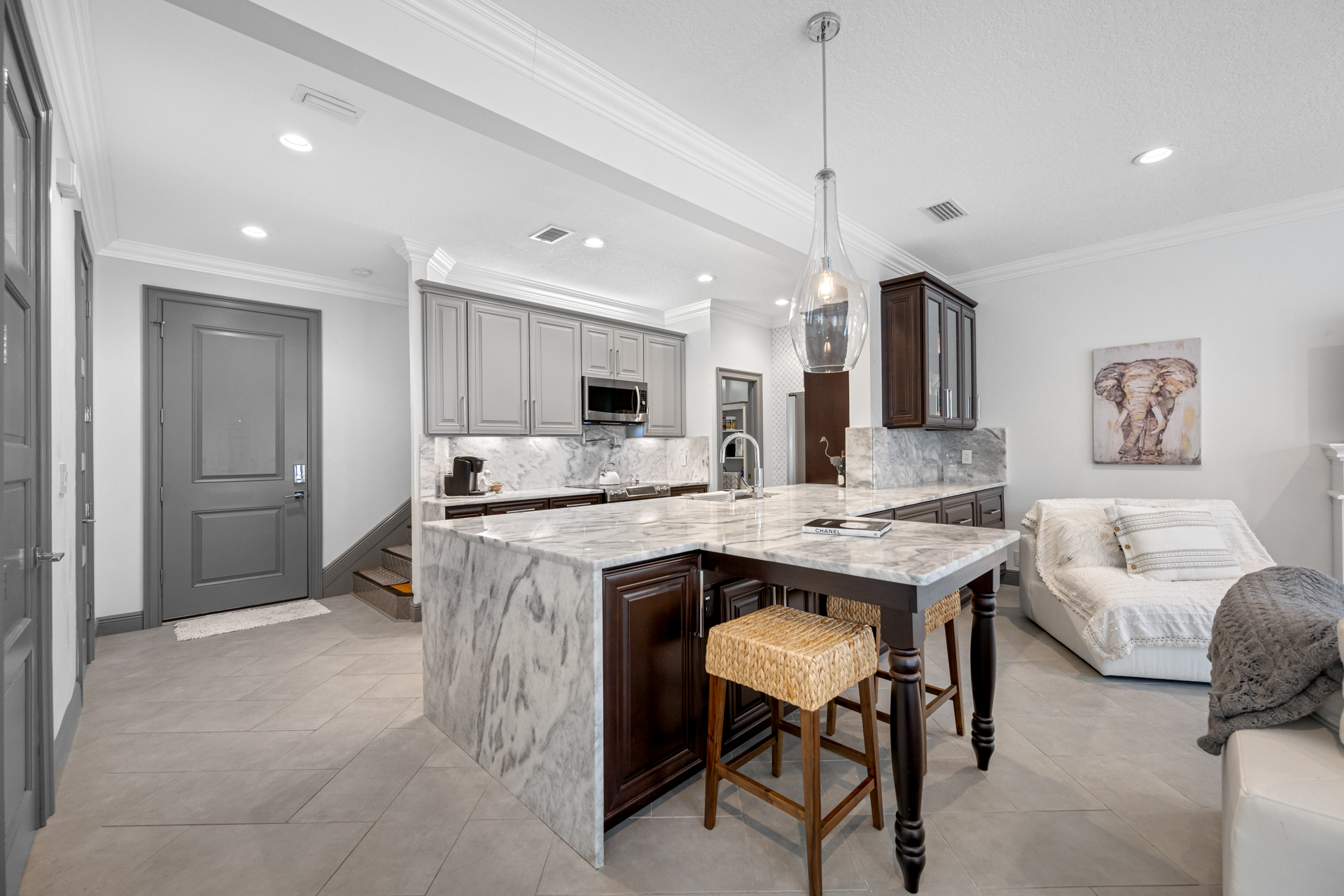 St Petersburg, Florida, 33701, United States, 3 Bedrooms Bedrooms, ,3 BathroomsBathrooms,Residential,For Sale,1979371