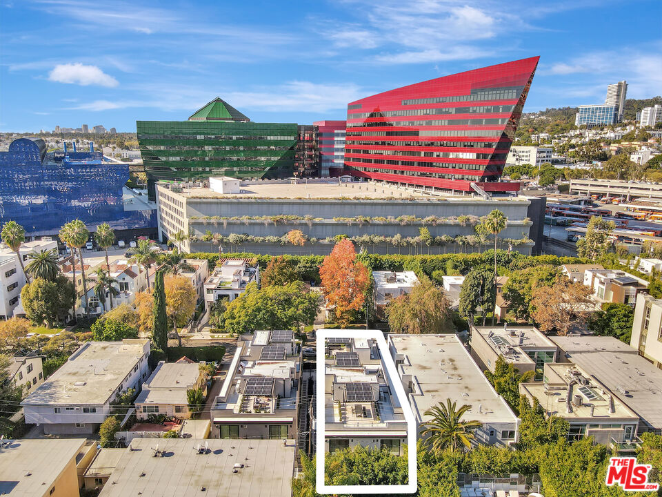 West Hollywood, California, 90069, United States, 3 Bedrooms Bedrooms, ,3 BathroomsBathrooms,Residential,For Sale,1999893