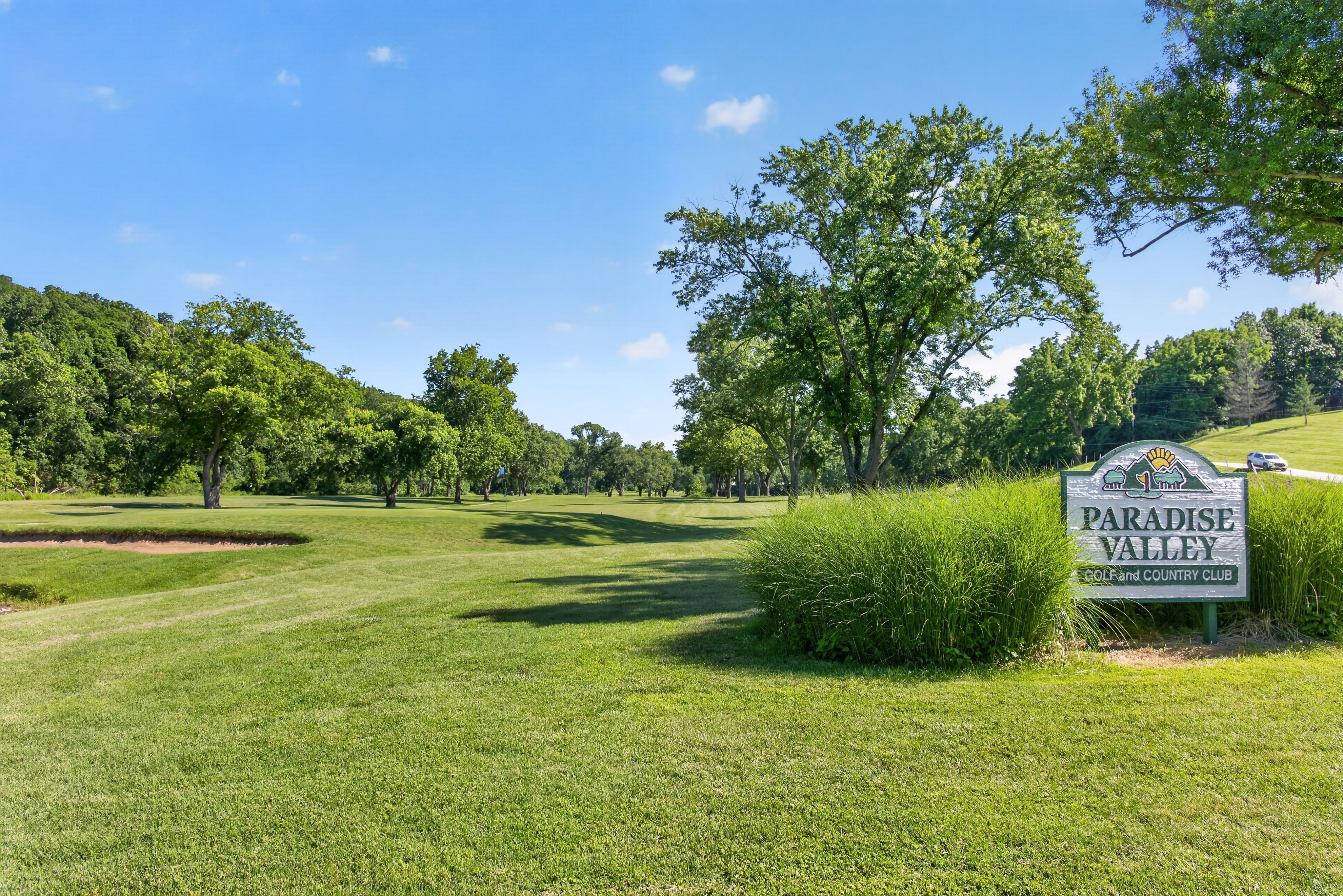  Welcome to Oak Bluff: Nature’s Serenity Meets Elegant Living - 物件實景