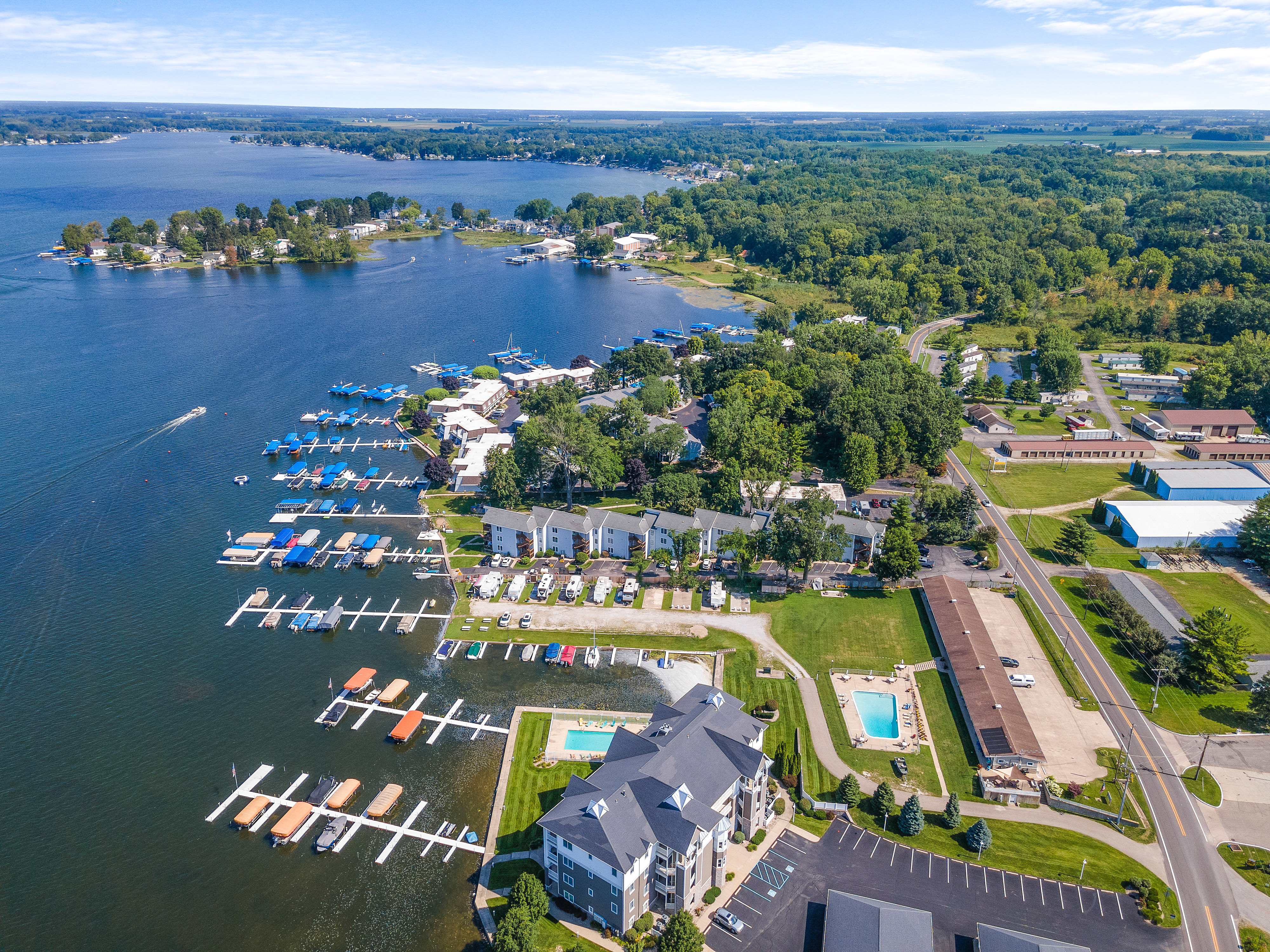  Affordable Lakefront Living on Lake Wawasee - 物件實景