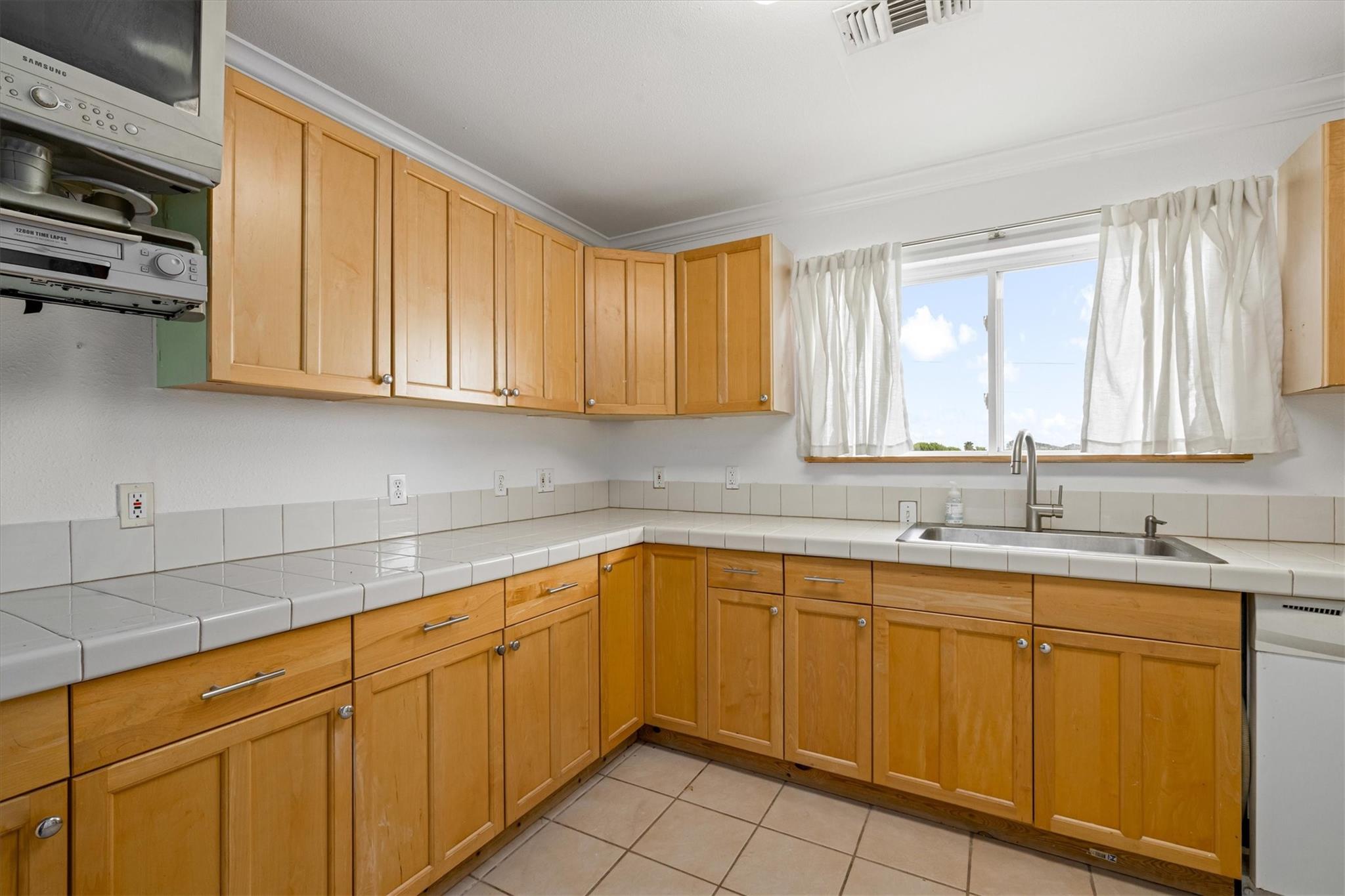 Galveston, Texas, 77551, United States, 4 Bedrooms Bedrooms, ,3 BathroomsBathrooms,Residential,For Sale,1934515