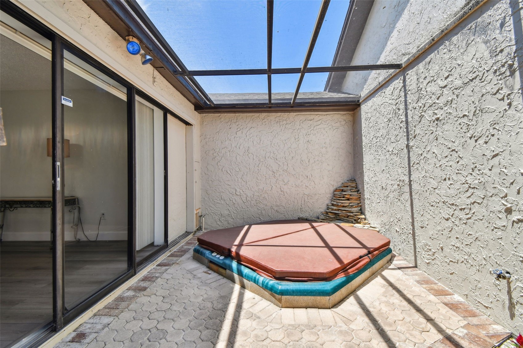Tampa, Florida, 33615, United States, 3 Bedrooms Bedrooms, ,2 BathroomsBathrooms,Residential,For Sale,1915147