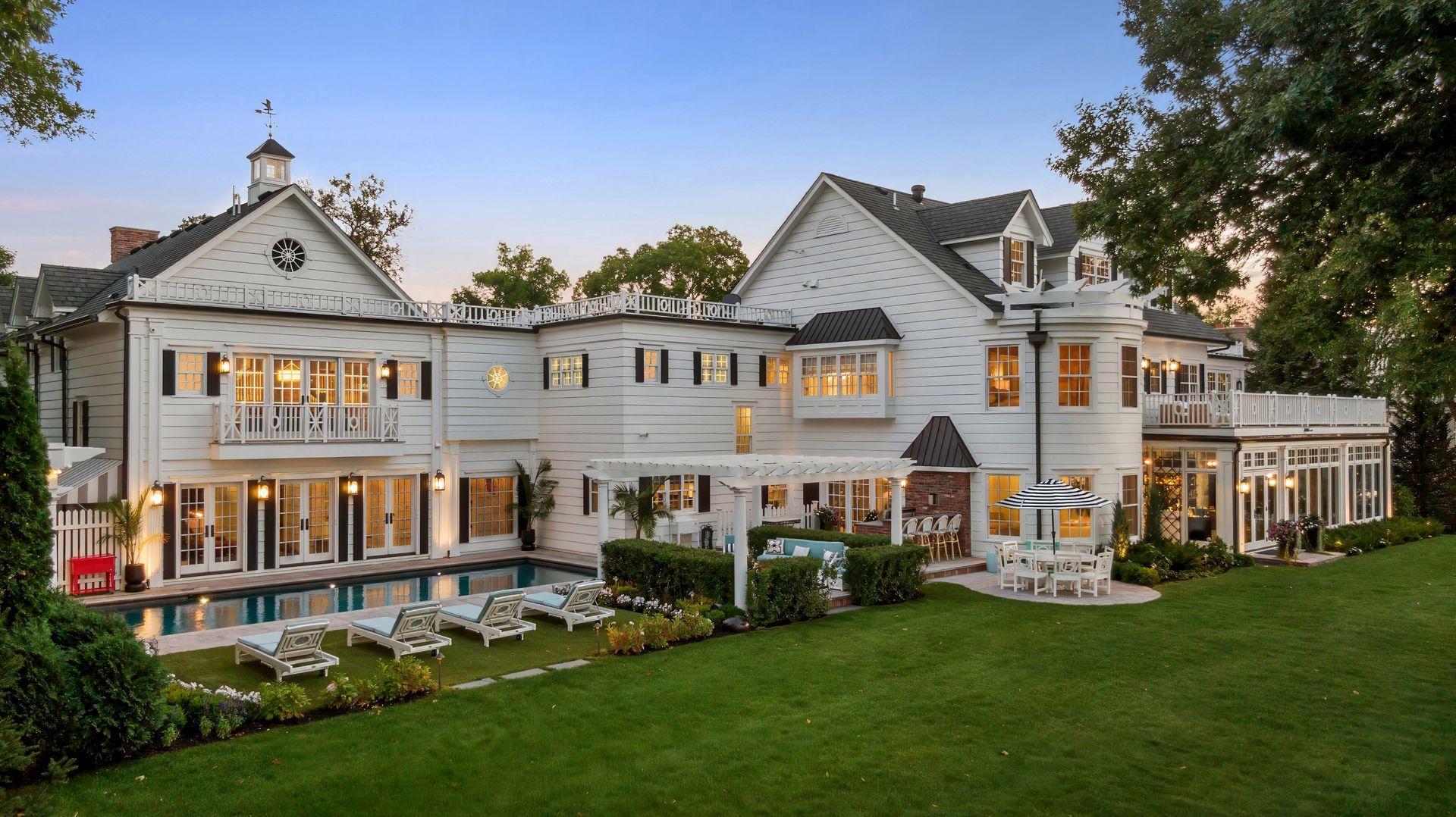 Deephaven, Minnesota, 55331, United States, 5 Bedrooms Bedrooms, ,5 BathroomsBathrooms,Residential,For Sale,1876479