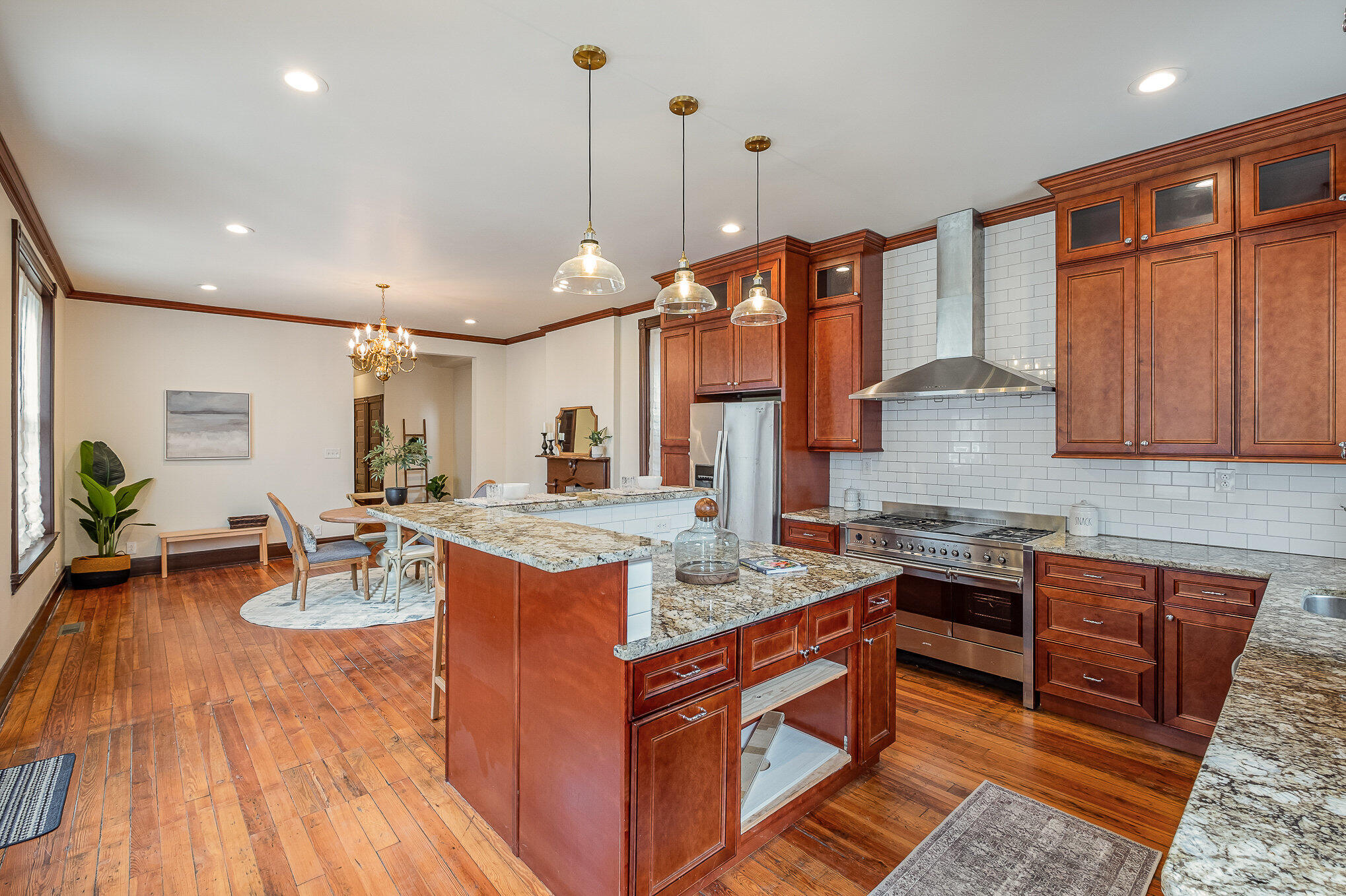 Newport, Kentucky, 41071, United States, 4 Bedrooms Bedrooms, ,4 BathroomsBathrooms,Residential,For Sale,1915092