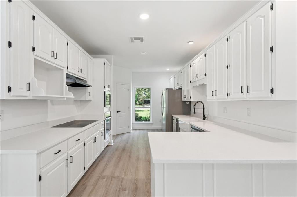 Mandeville, Louisiana, 70471, United States, 5 Bedrooms Bedrooms, ,3 BathroomsBathrooms,Residential,For Sale,1947067