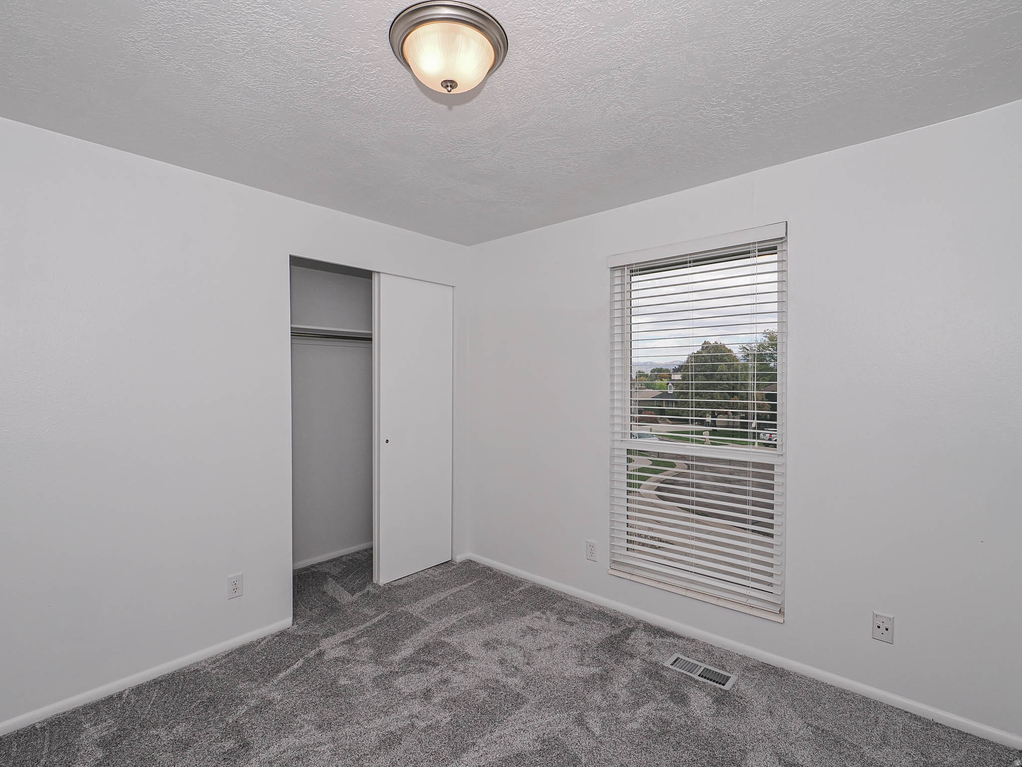 Taylorsville, Utah, 84118, United States, 4 Bedrooms Bedrooms, ,1 BathroomBathrooms,Residential,For Sale,1987472