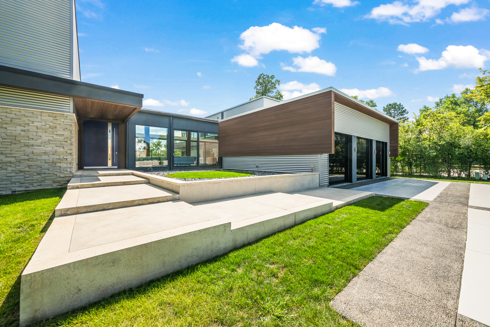 Glenview, Illinois, 60025, United States, 6 Bedrooms Bedrooms, ,8 BathroomsBathrooms,Residential,For Sale,1941643