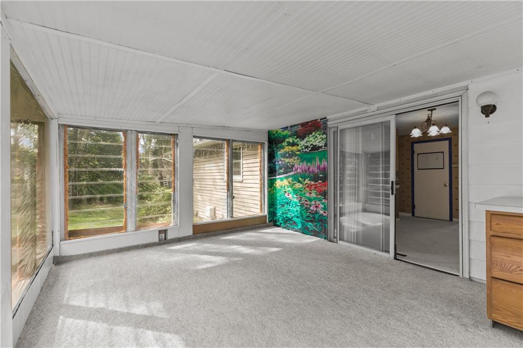 North Kingstown, Rhode Island, 02852, United States, 3 Bedrooms Bedrooms, ,2 BathroomsBathrooms,Residential,For Sale,1976998