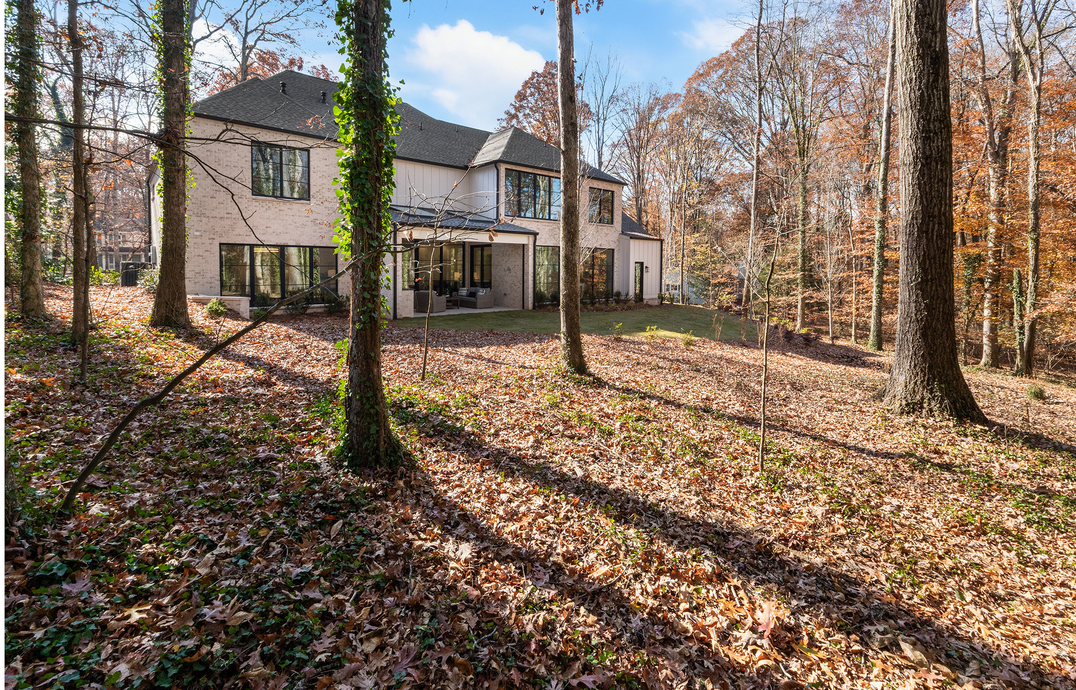  The Epitome of Alpharetta Luxury: Transitional Masterpiece in Garden District - 物件實景