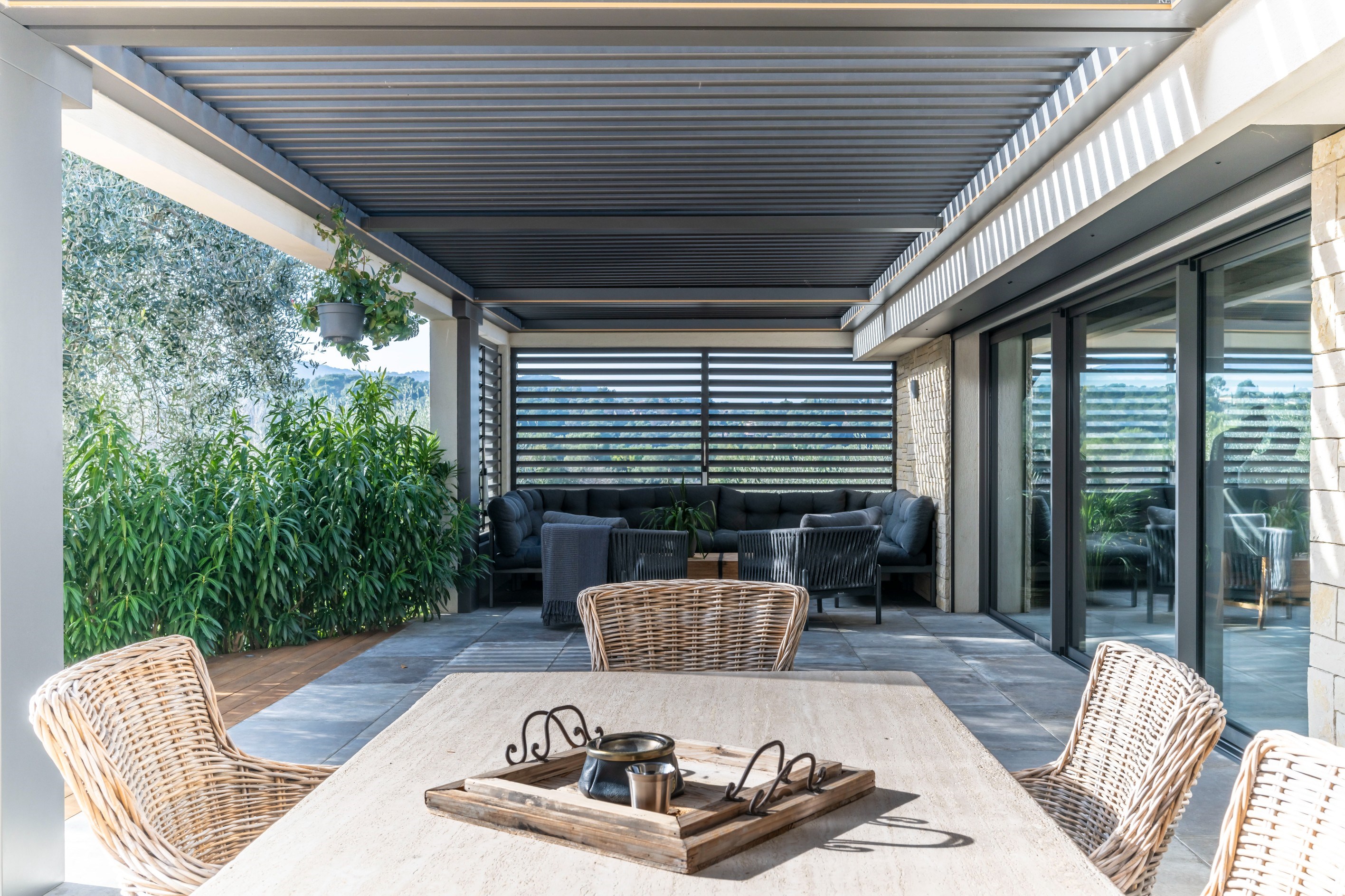  Mougins near Cannes, contemporary villa 283 sqm with pool in secure estate - 物件實景