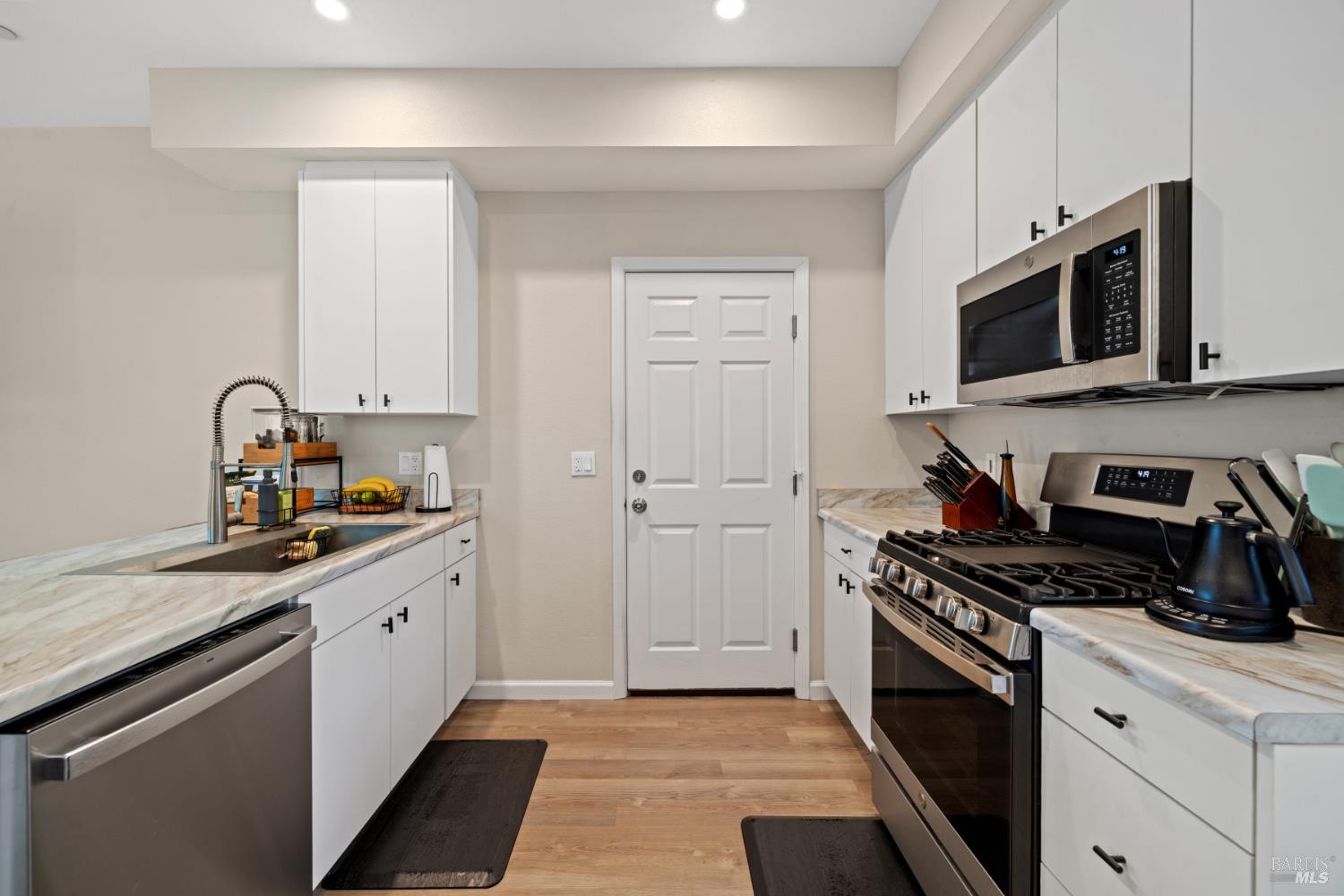 Santa Rosa, California, 95407, United States, 3 Bedrooms Bedrooms, ,3 BathroomsBathrooms,Residential,For Sale,1947152