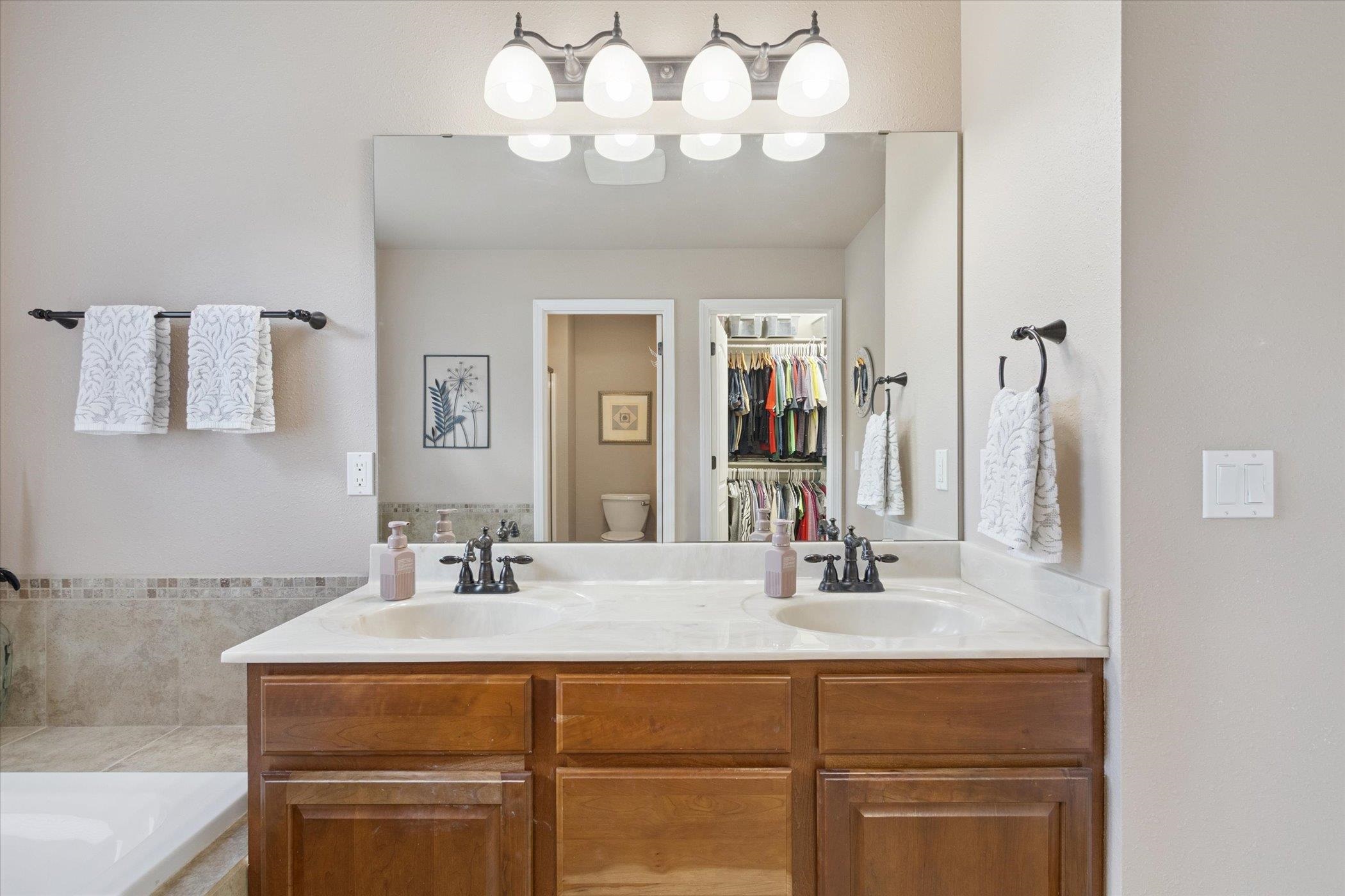 Janesville, Wisconsin, 53546, United States, 3 Bedrooms Bedrooms, ,4 BathroomsBathrooms,Residential,For Sale,1978617