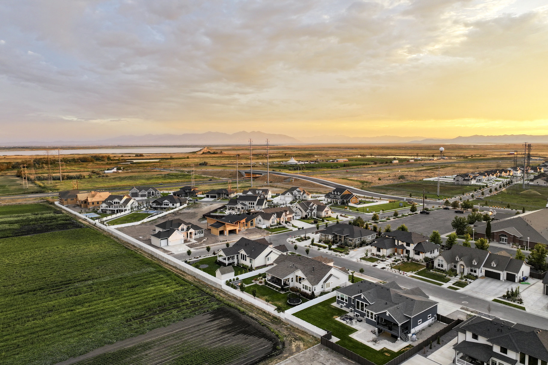  Modern Farmhouse Charm in Farmington - 物件實景