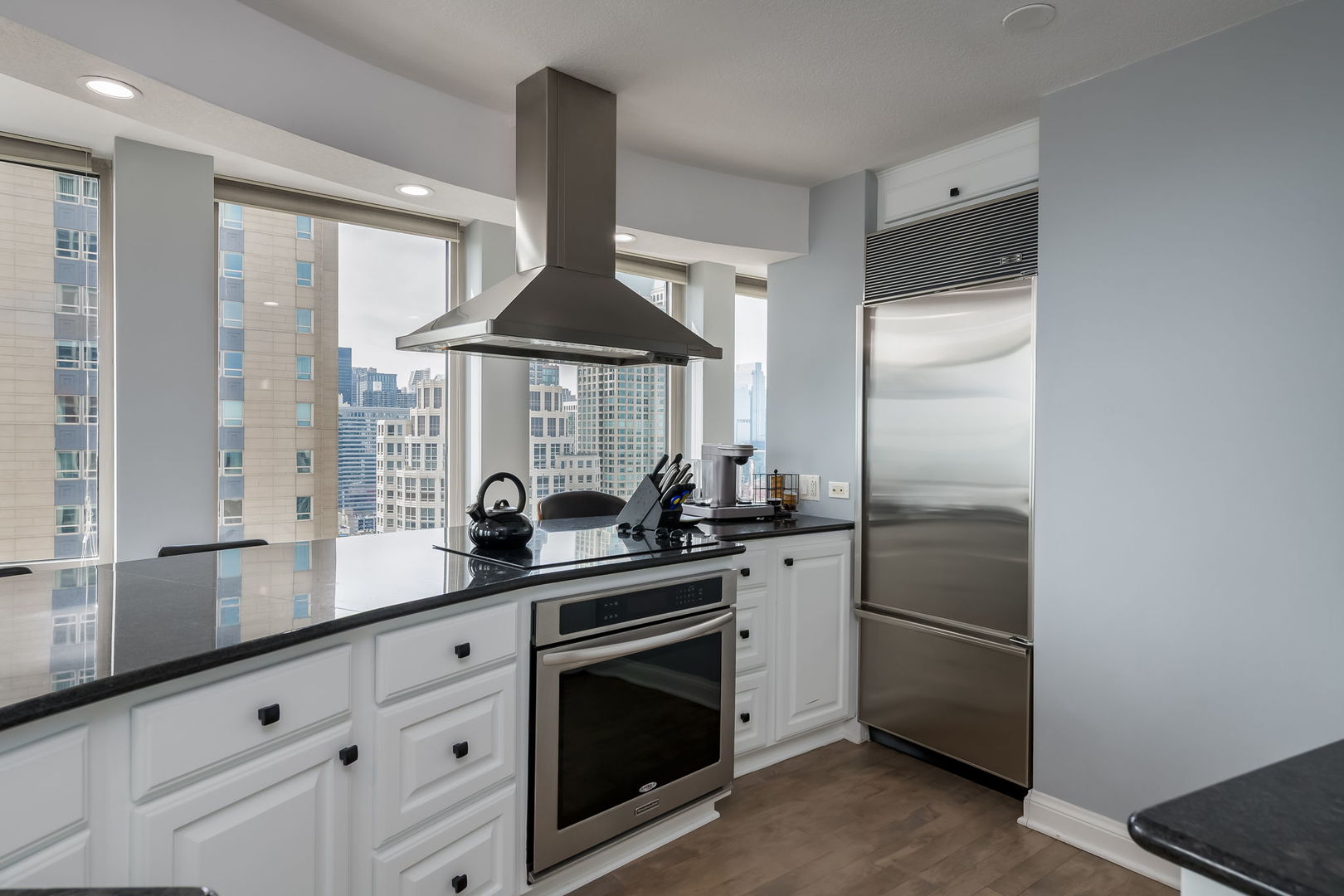 Chicago, Illinois, 60611, United States, 2 Bedrooms Bedrooms, ,2 BathroomsBathrooms,Residential,For Sale,1986220