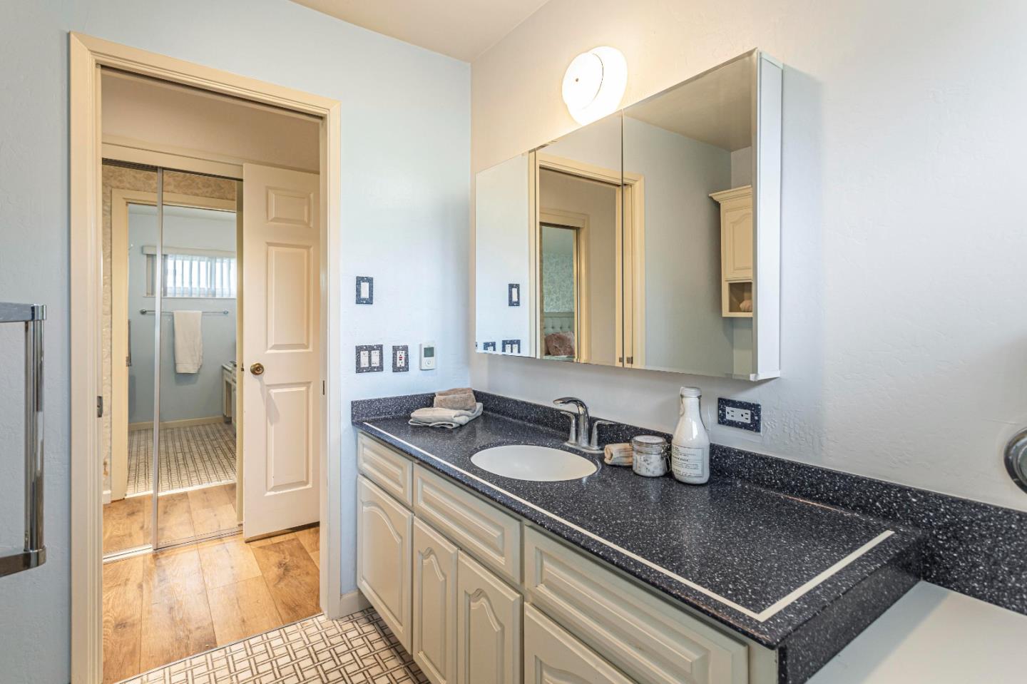 Hollister, California, 95023, United States, 4 Bedrooms Bedrooms, ,3 BathroomsBathrooms,Residential,For Sale,1750657