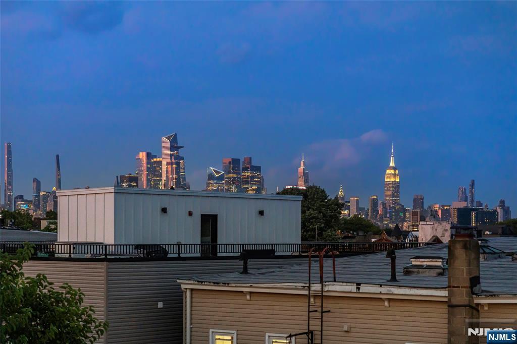 Jersey City, New Jersey, 07307, United States, 3 Bedrooms Bedrooms, ,3 BathroomsBathrooms,Residential,For Sale,2002133