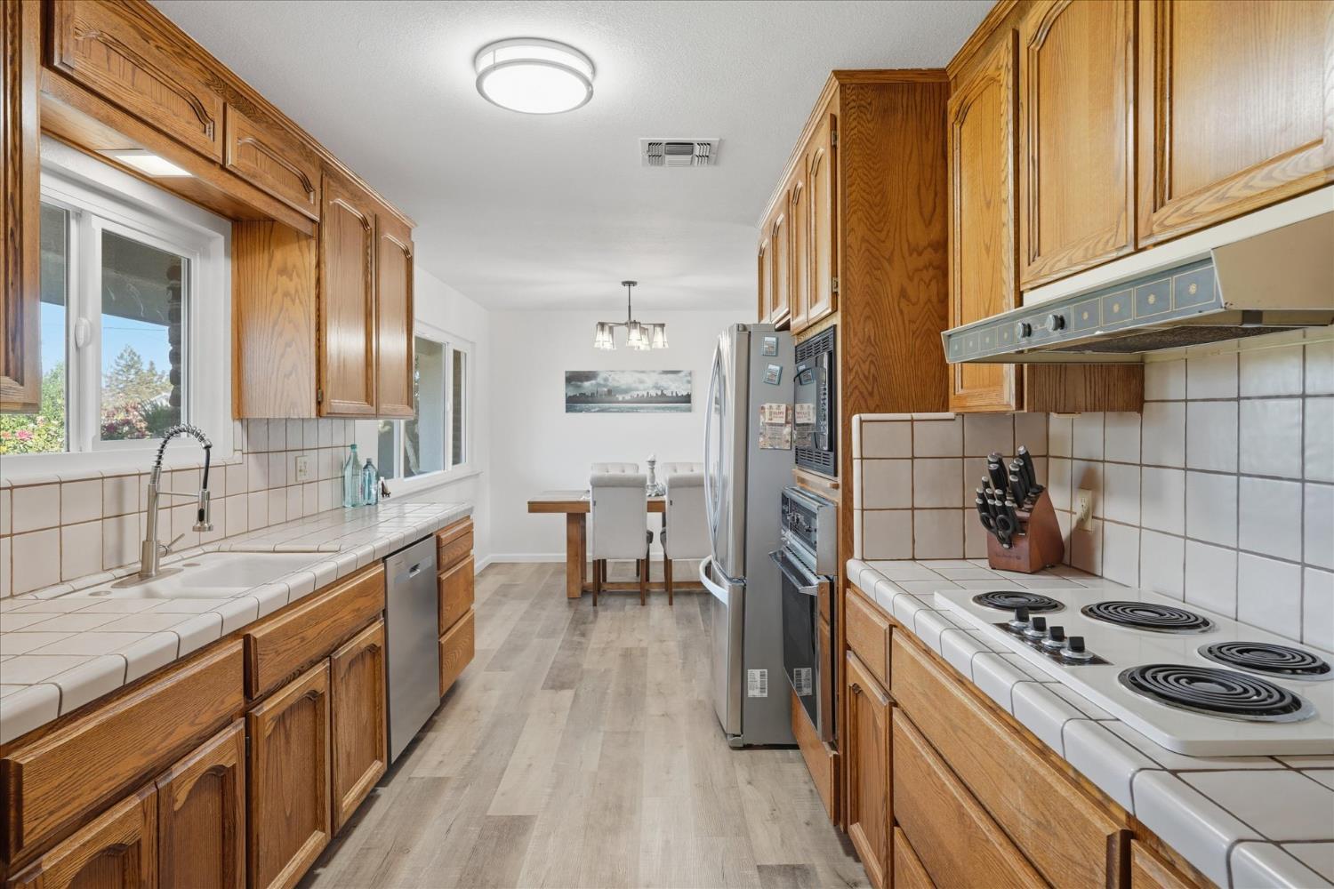 Sanger, California, 93657, United States, 3 Bedrooms Bedrooms, ,2 BathroomsBathrooms,Residential,For Sale,1982741