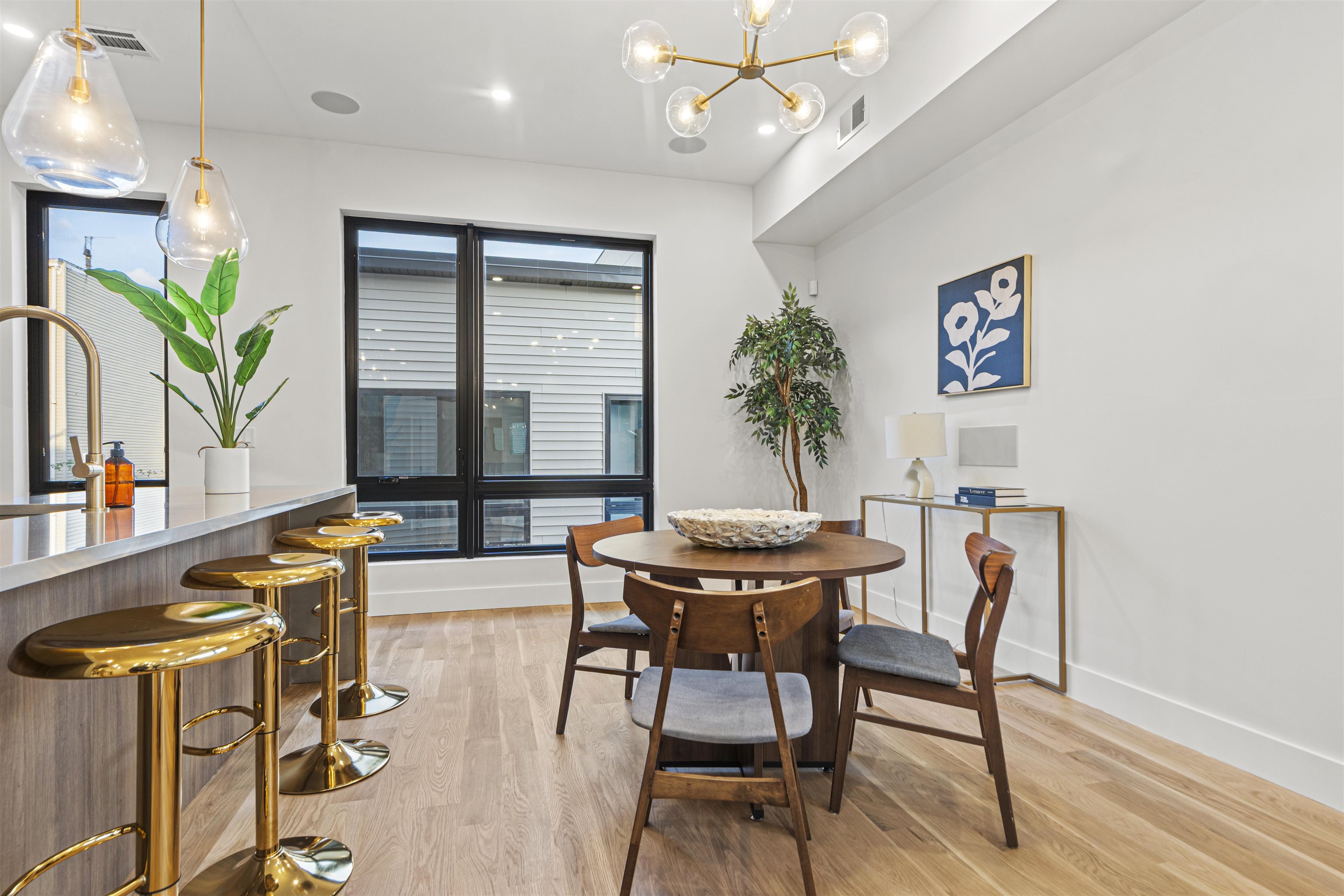 Jersey City, New Jersey, 07307, United States, 3 Bedrooms Bedrooms, ,3 BathroomsBathrooms,Residential,For Sale,2001766