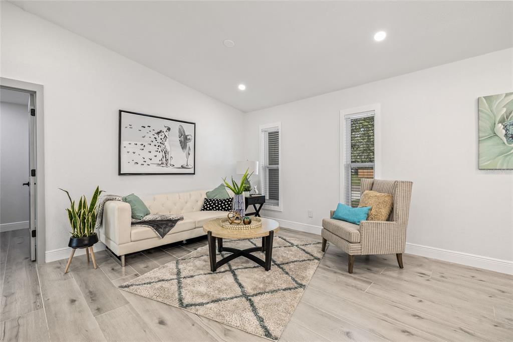 St Petersburg, Florida, 33705, United States, 4 Bedrooms Bedrooms, ,2 BathroomsBathrooms,Residential,For Sale,1919493