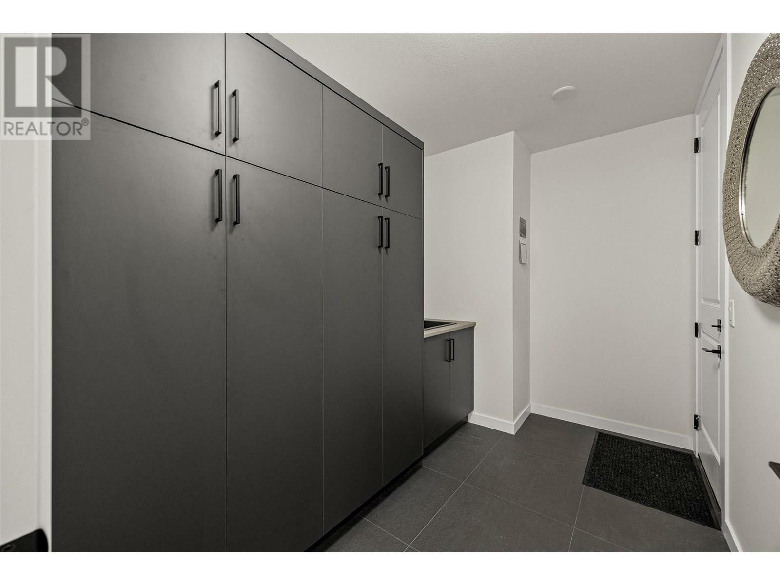 KELOWNA, British Columbia, V1V 0C9, CA, 5 Bedrooms Bedrooms, ,4 BathroomsBathrooms,Residential,For Sale,1875451
