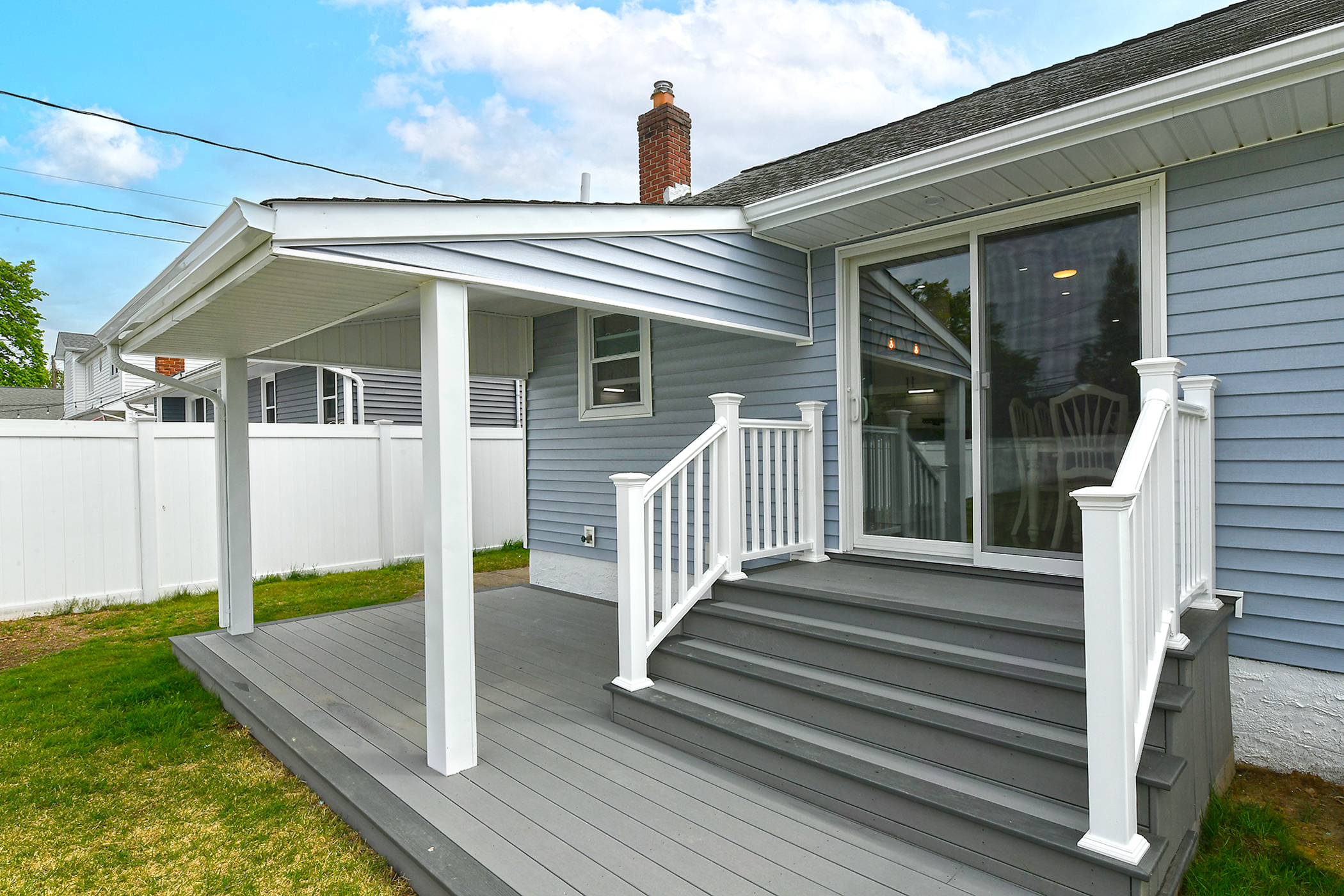Farmingdale, New York, 11735, United States, 3 Bedrooms Bedrooms, ,2 BathroomsBathrooms,Residential,For Sale,1928376