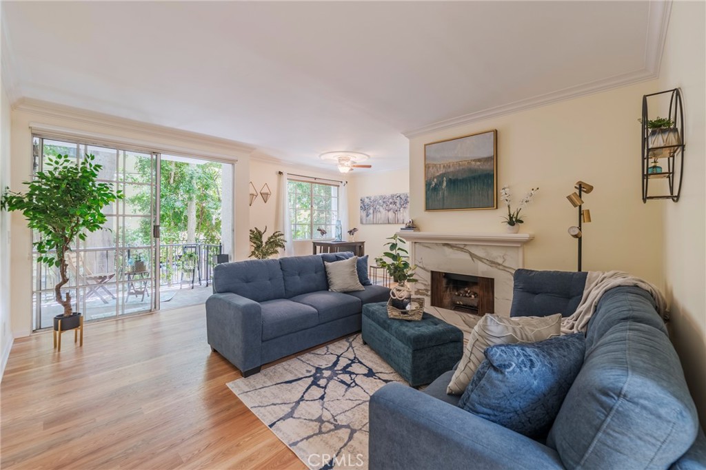 Los Angeles, California, 90024, United States, 2 Bedrooms Bedrooms, ,2 BathroomsBathrooms,Residential,For Sale,1828598