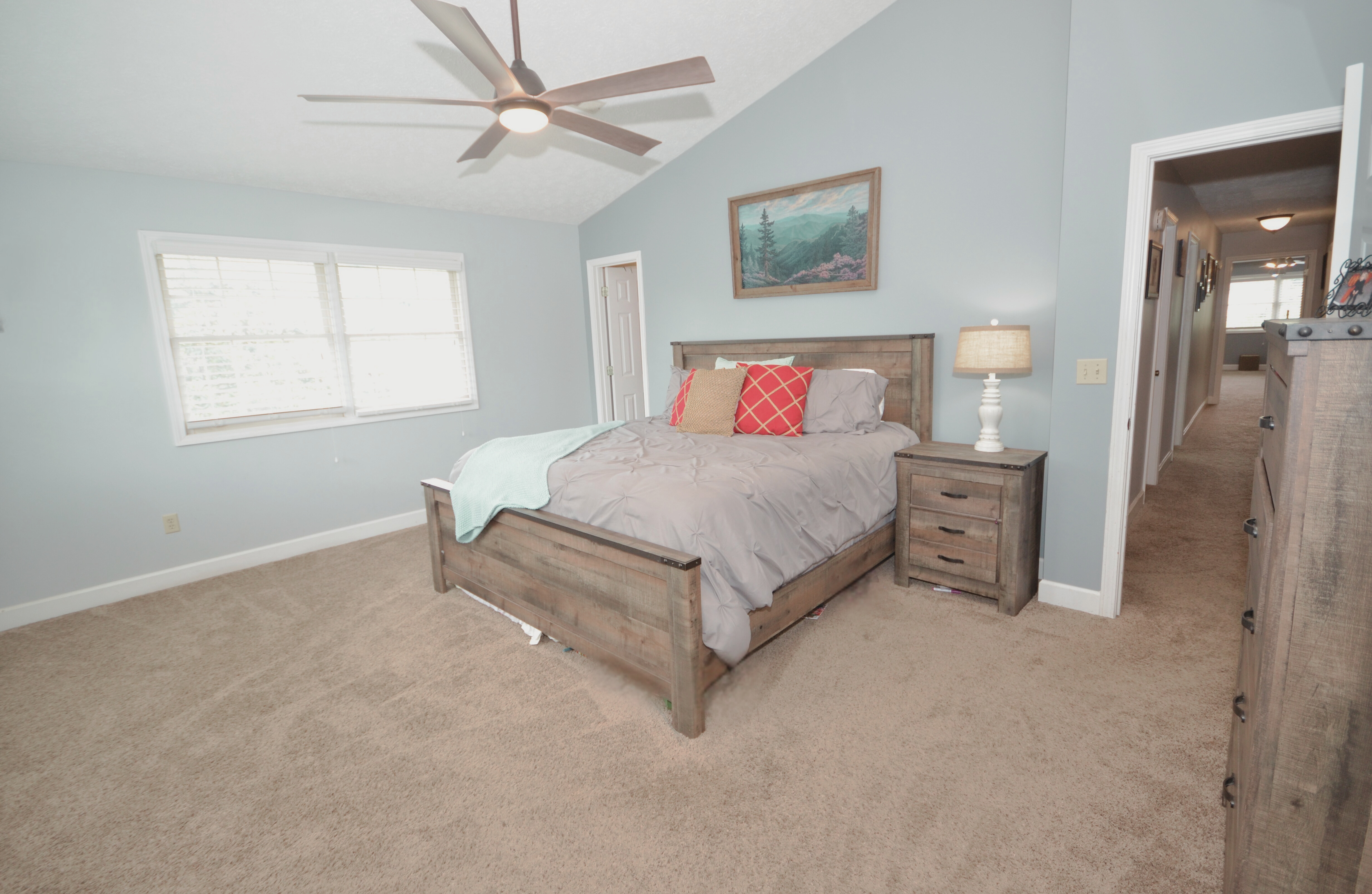 Kodak, Tennessee, 37764, United States, 4 Bedrooms Bedrooms, ,3 BathroomsBathrooms,Residential,For Sale,1887737