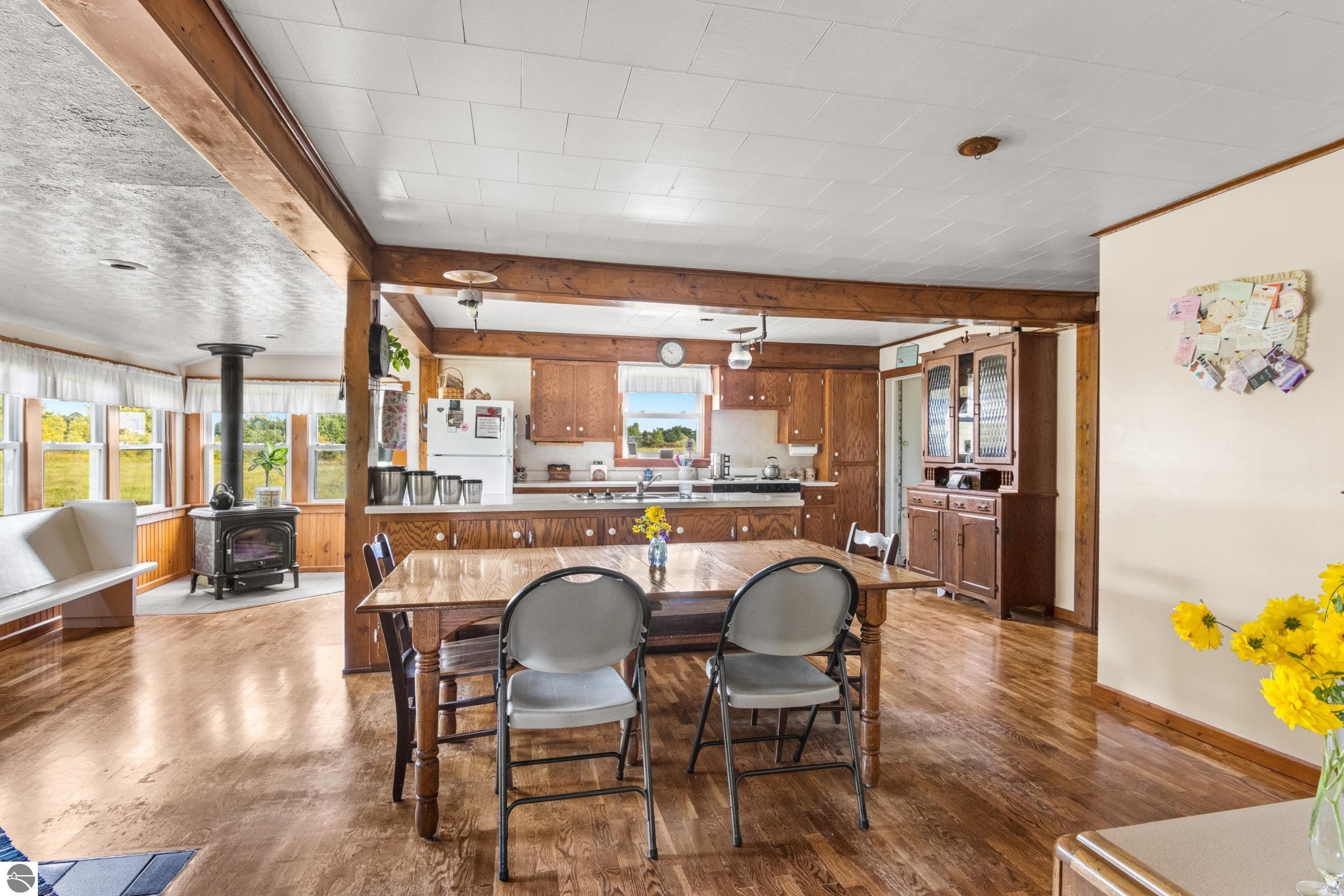 Leroy, Michigan, 49655-8142, United States, 5 Bedrooms Bedrooms, ,3 BathroomsBathrooms,Residential,For Sale,1949628