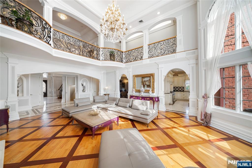 Fort Lee, New Jersey, 07024, United States, 6 Bedrooms Bedrooms, ,7 BathroomsBathrooms,Residential,For Sale,1891733