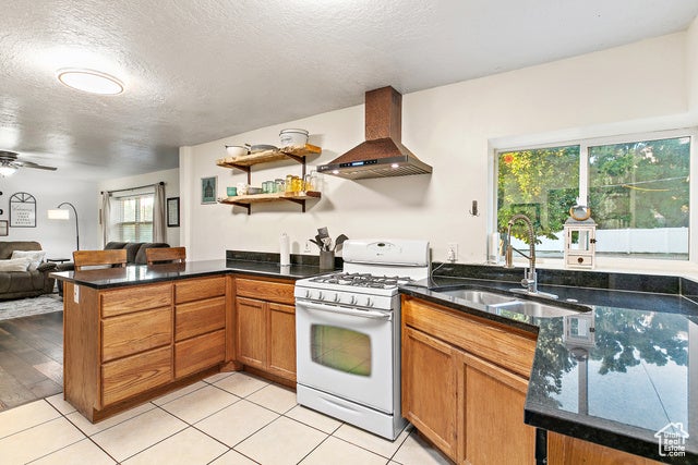 Pleasant Grove, Utah, 84062, United States, 5 Bedrooms Bedrooms, ,3 BathroomsBathrooms,Residential,For Sale,1942889