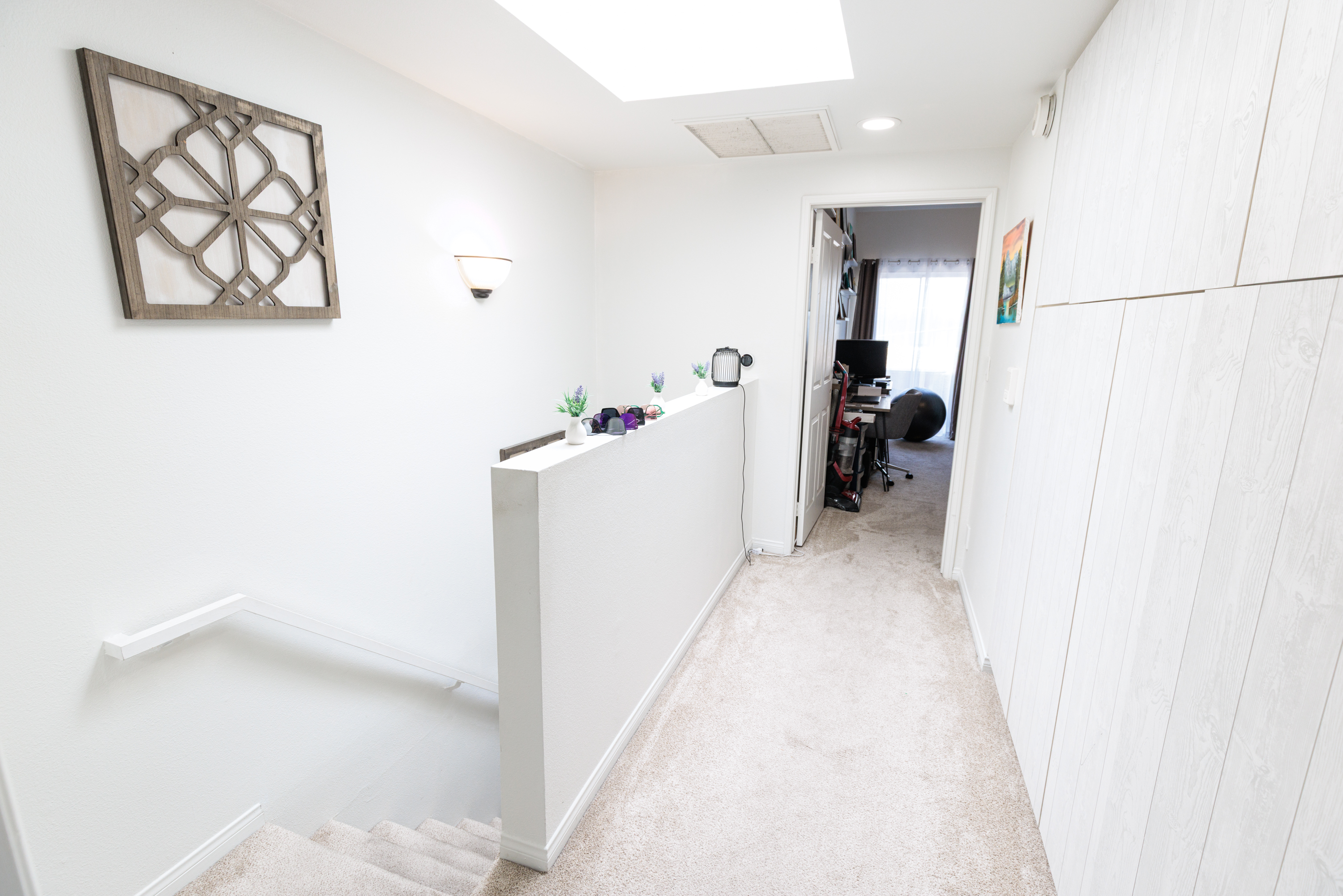 Los Angeles, California, 90068, United States, 2 Bedrooms Bedrooms, ,2 BathroomsBathrooms,Residential,For Sale,1977140