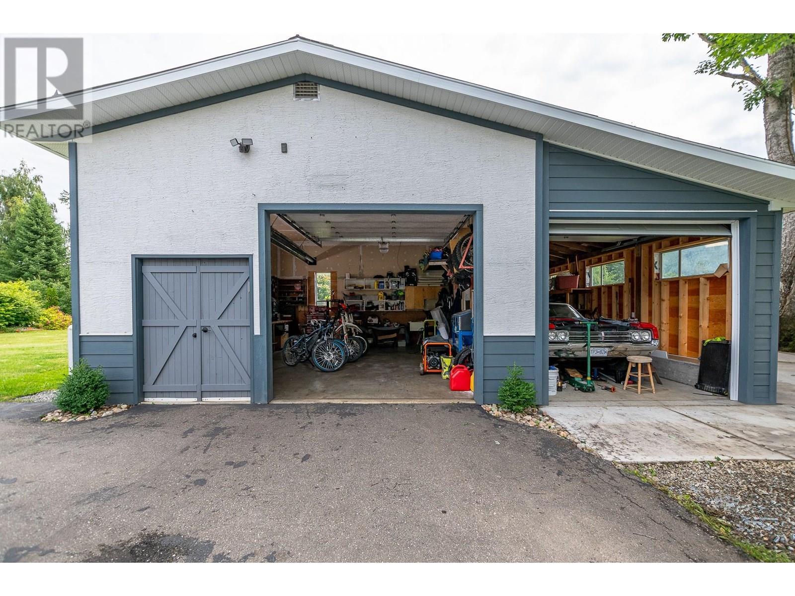 SICAMOUS, British Columbia, V0E 2V4, CA, 3 Bedrooms Bedrooms, ,2 BathroomsBathrooms,Residential,For Sale,1903862