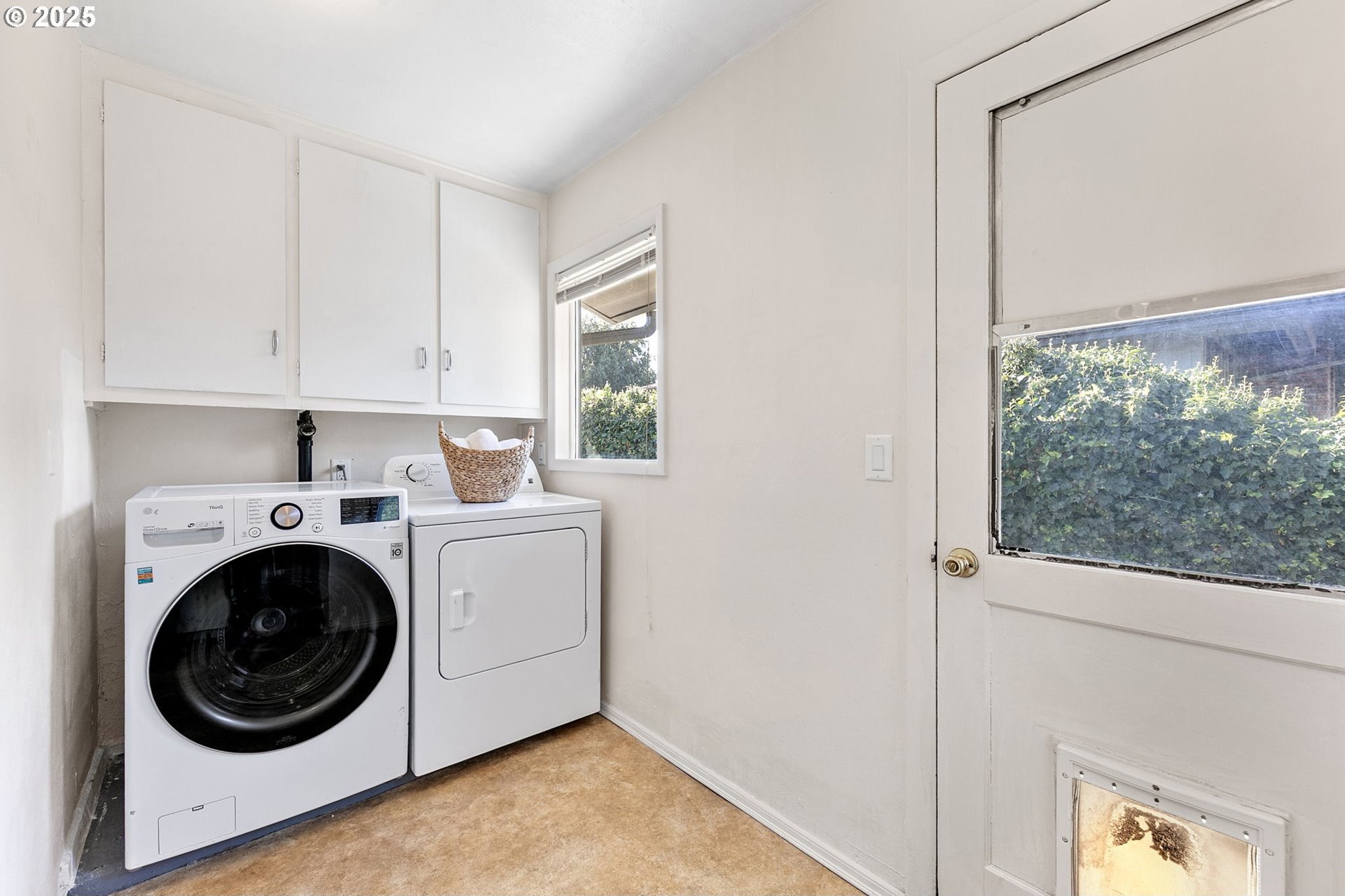 Springfield, Oregon, 97477, United States, 4 Bedrooms Bedrooms, ,2 BathroomsBathrooms,Residential,For Sale,1918433