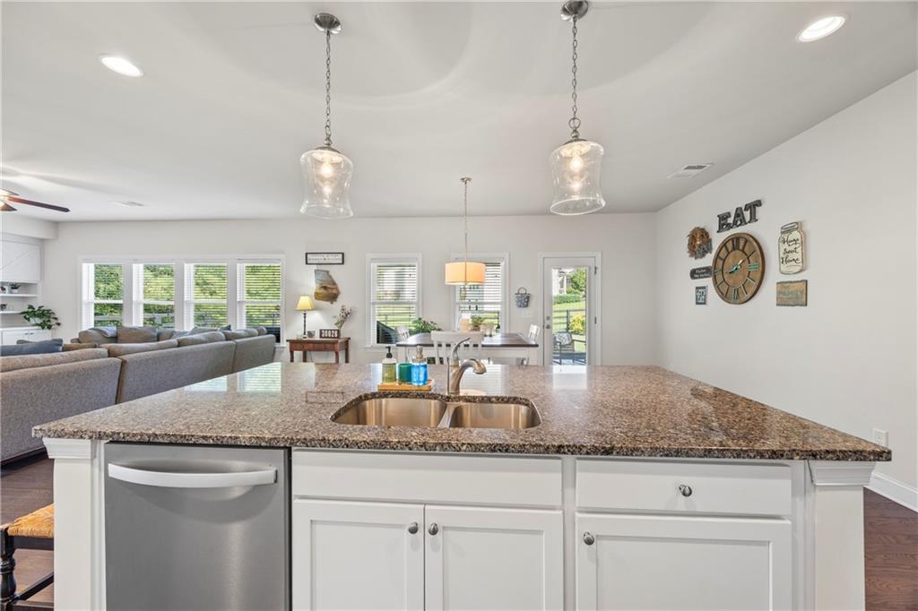 Cumming, Georgia, 30028, United States, 5 Bedrooms Bedrooms, ,4 BathroomsBathrooms,Residential,For Sale,1976985