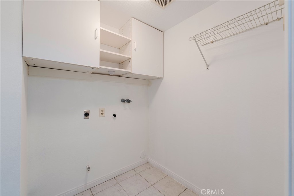 Huntington Beach, California, 92648, United States, 4 Bedrooms Bedrooms, ,3 BathroomsBathrooms,Residential,For Sale,1989716