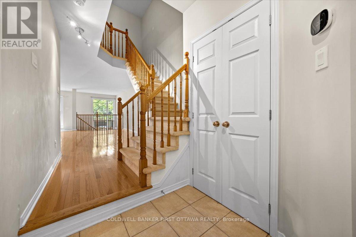 OTTAWA, Ontario, K1J 1J2, CA, 3 Bedrooms Bedrooms, ,1 BathroomBathrooms,Residential,For Sale,1903648